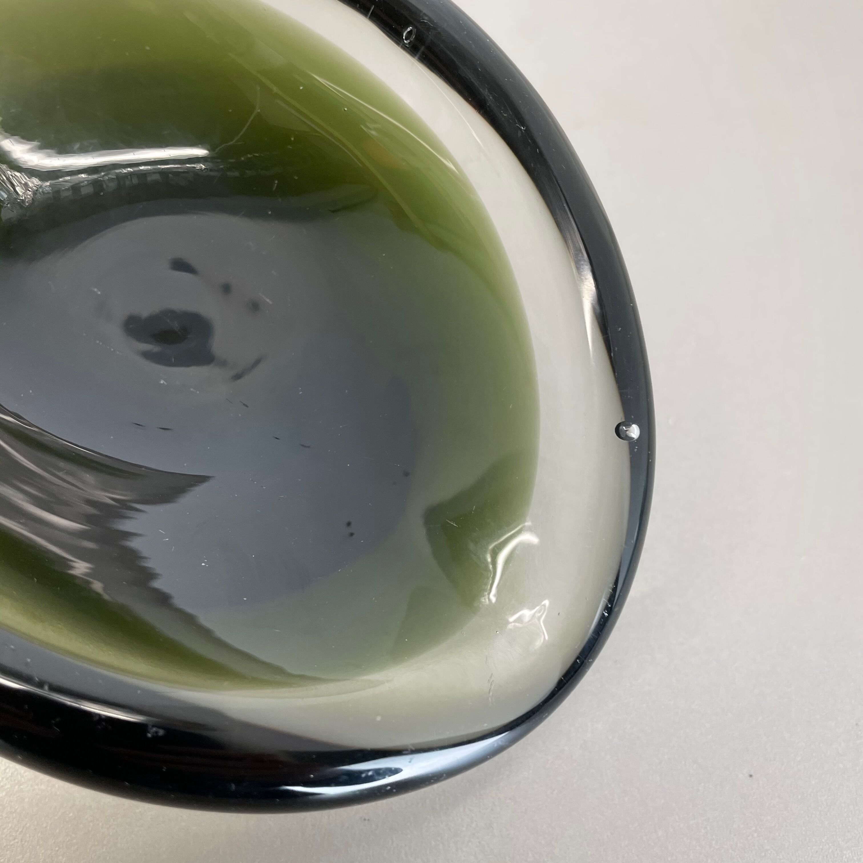 Large 1,5kg Murano Sculptural Glass Element Shell Ashtray Murano, Italy, 1970