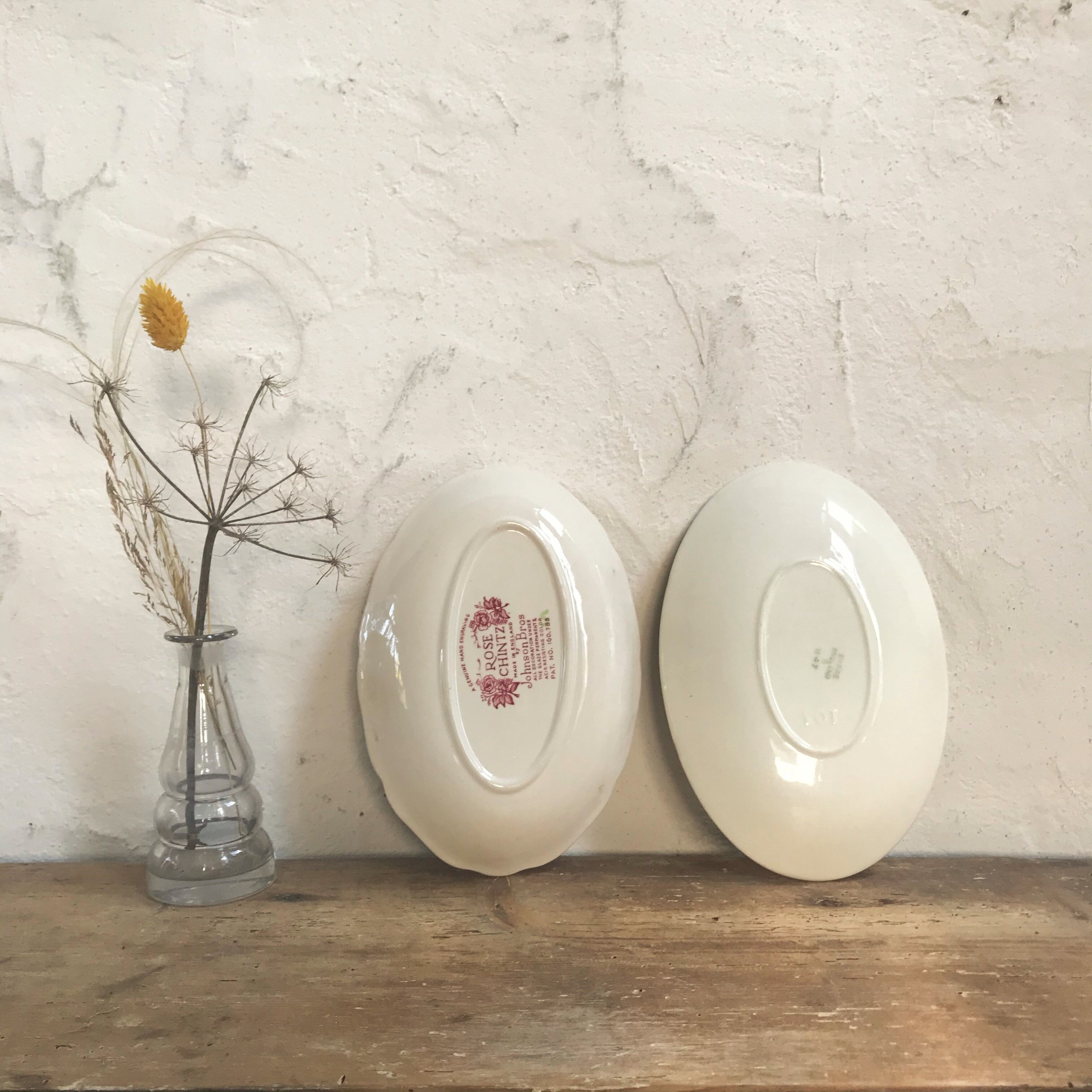 Pair of English earthenware ravines