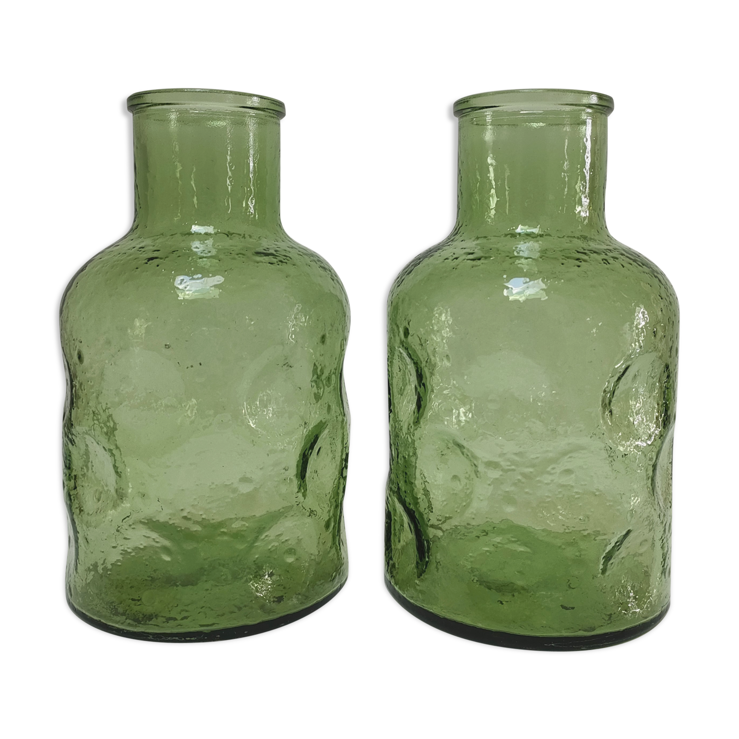 Deux vases verre moulé texturé vert années 70