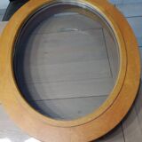 Oval porthole window