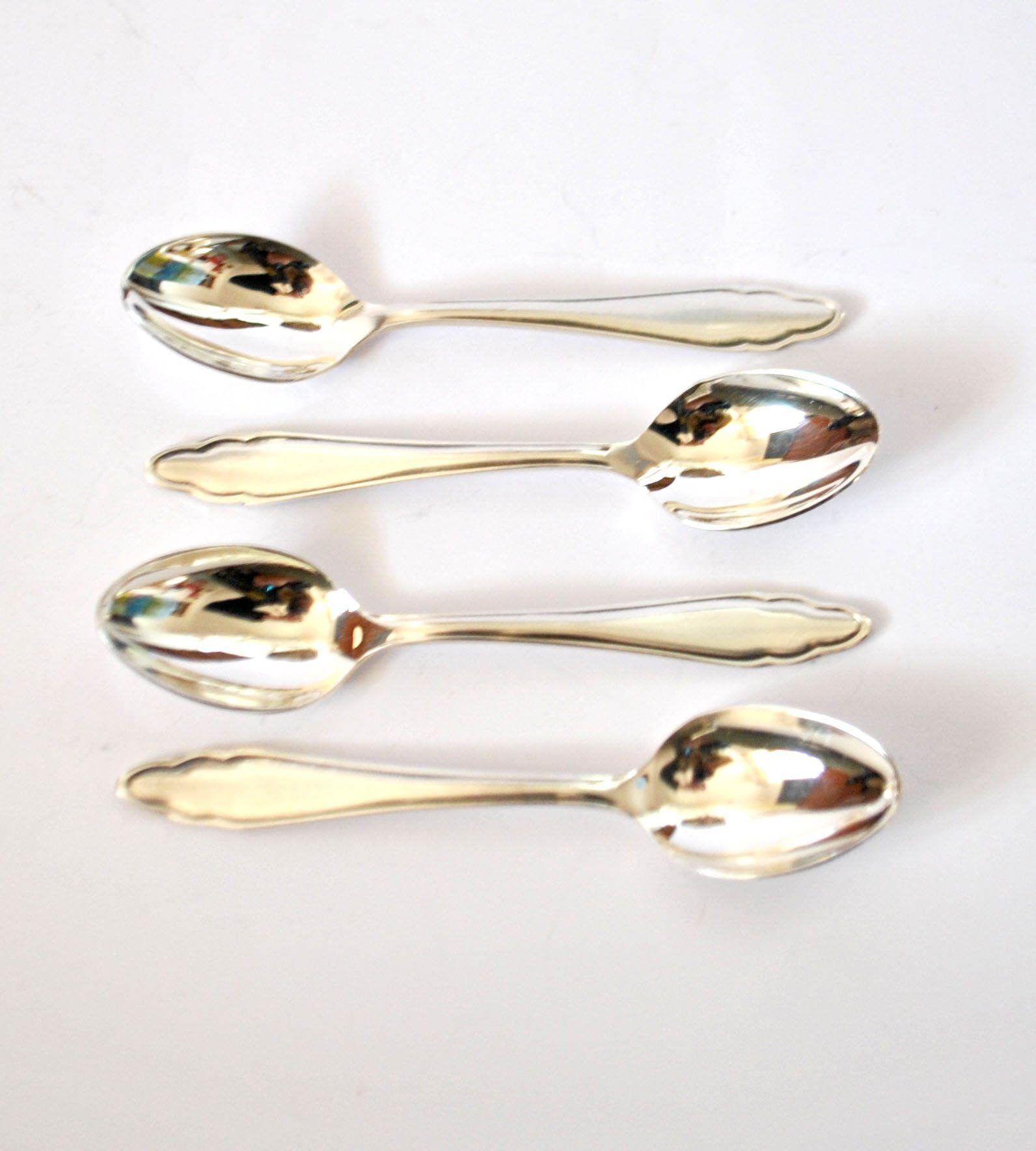 DEETJEN Set of 4 silver-plated metal coffee mocha spoons in modernist design