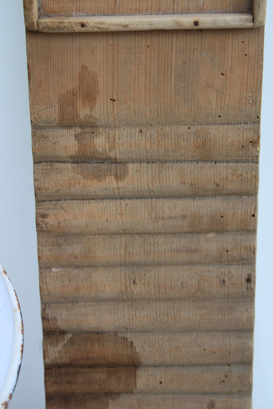 Old washerwoman board