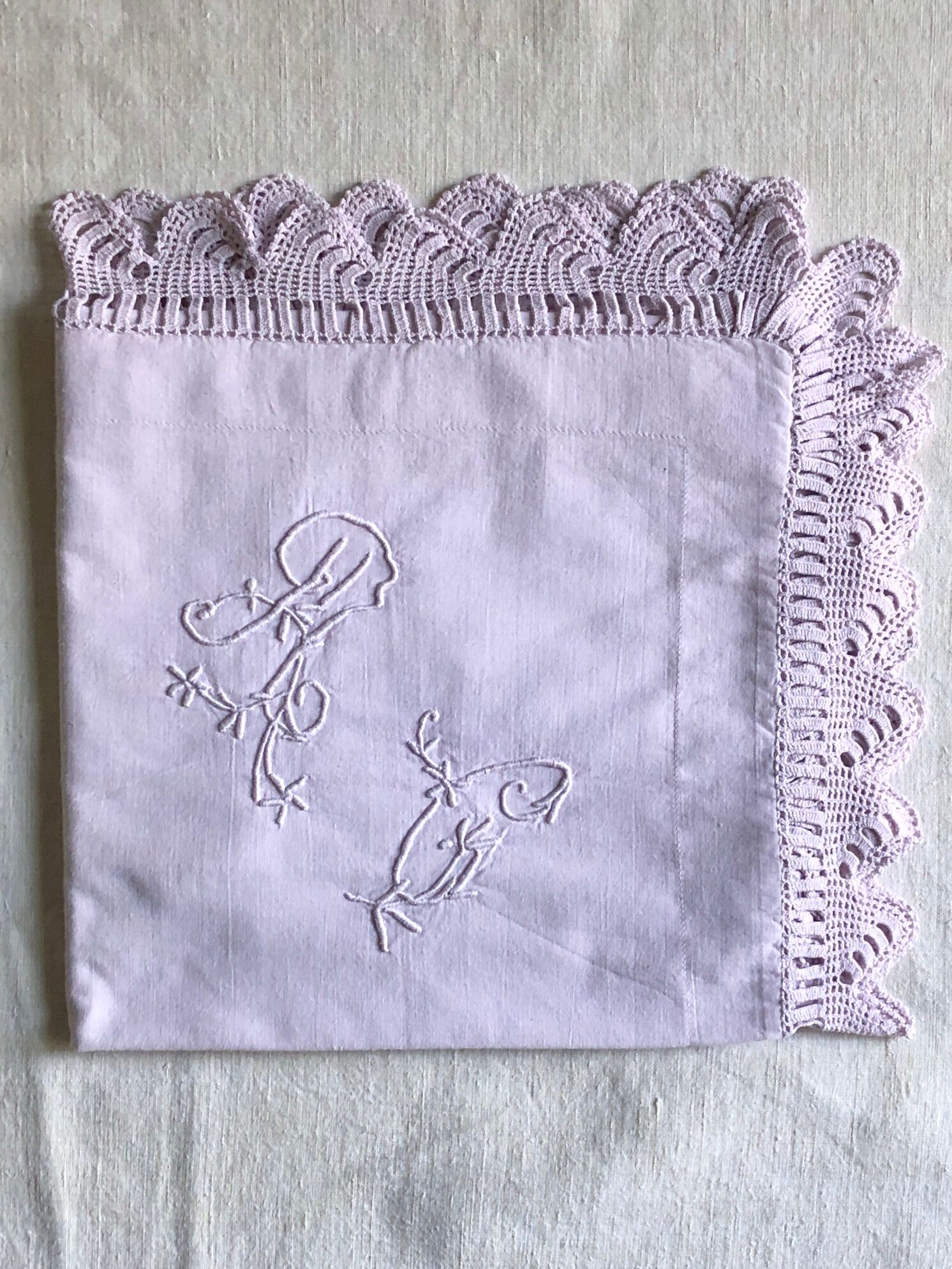 Taie d'oreiller ancienne en coton lilas