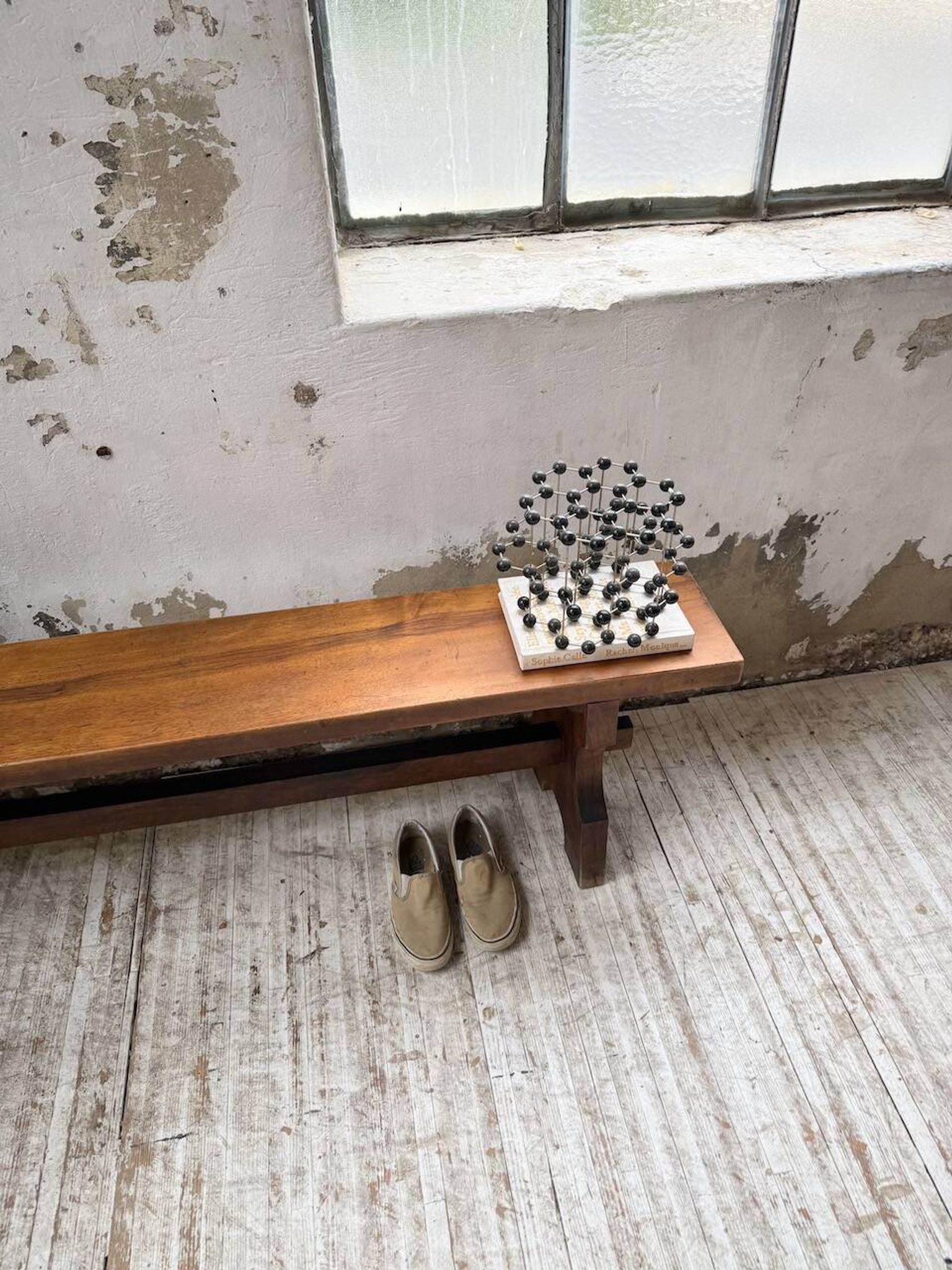 Paire de bancs noyer 1900