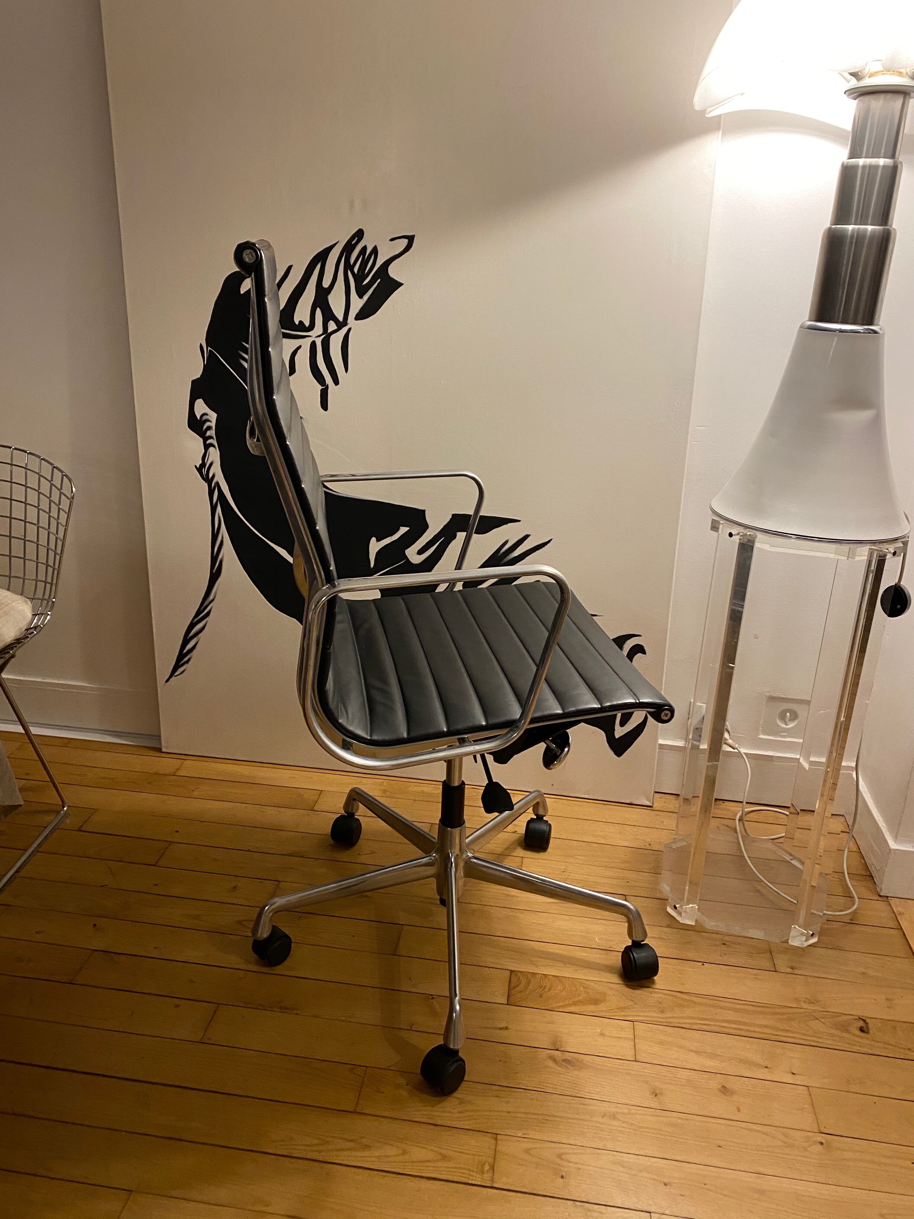 Chair Eames EA 119 Vitra edition