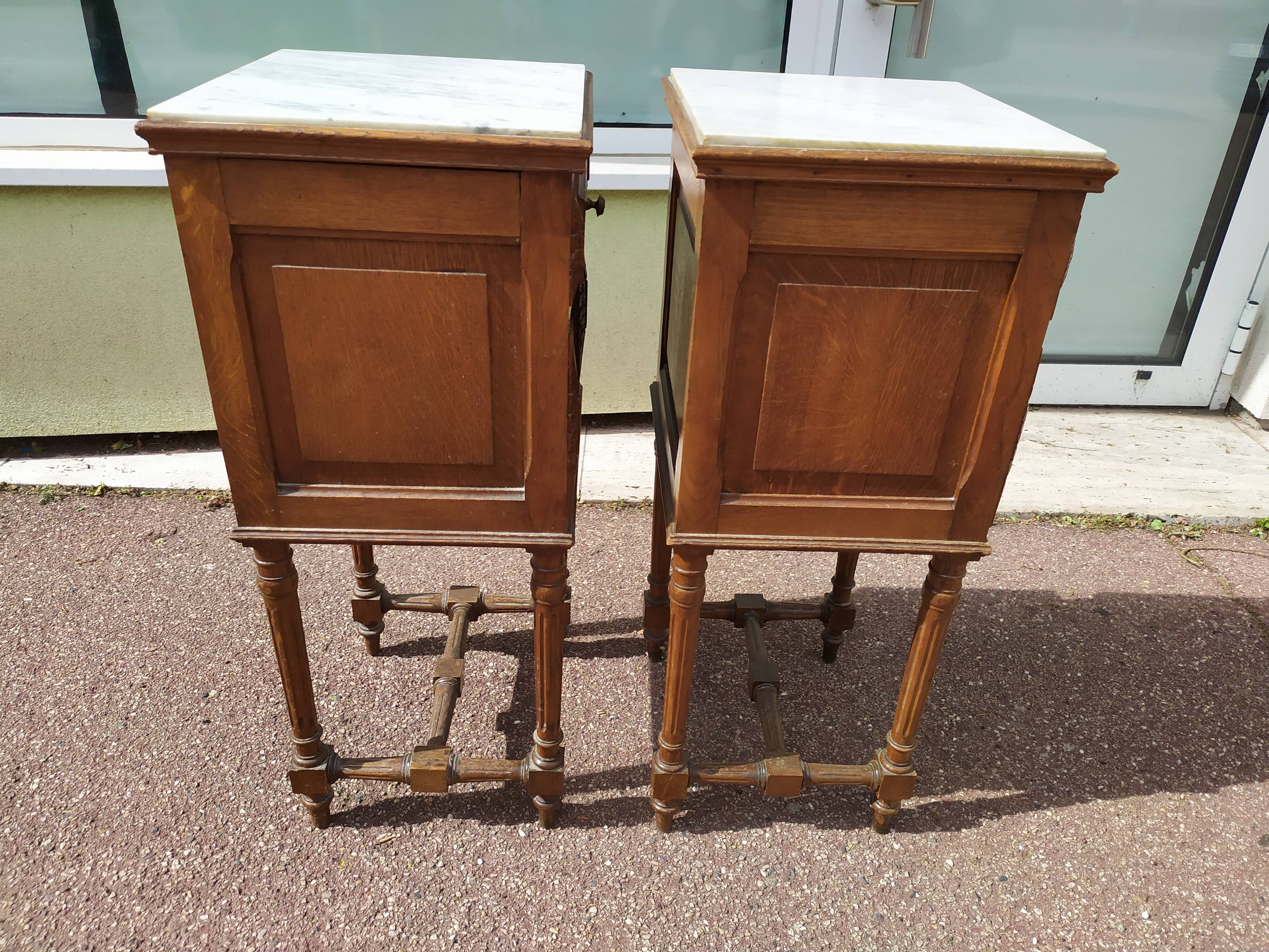 Lot de 2 table de chevet bois sculpté marbre blanc