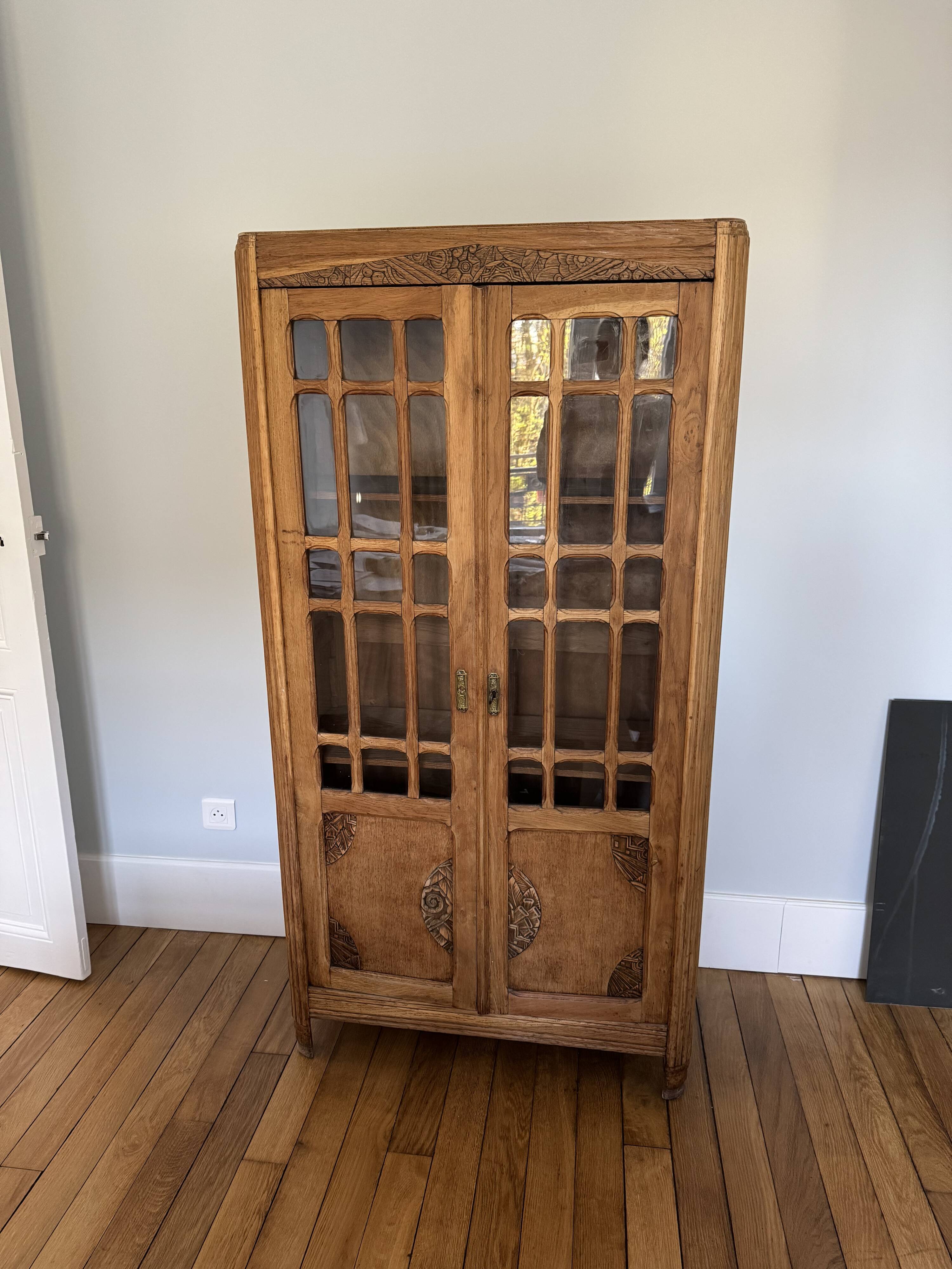 Parisian cabinet display case