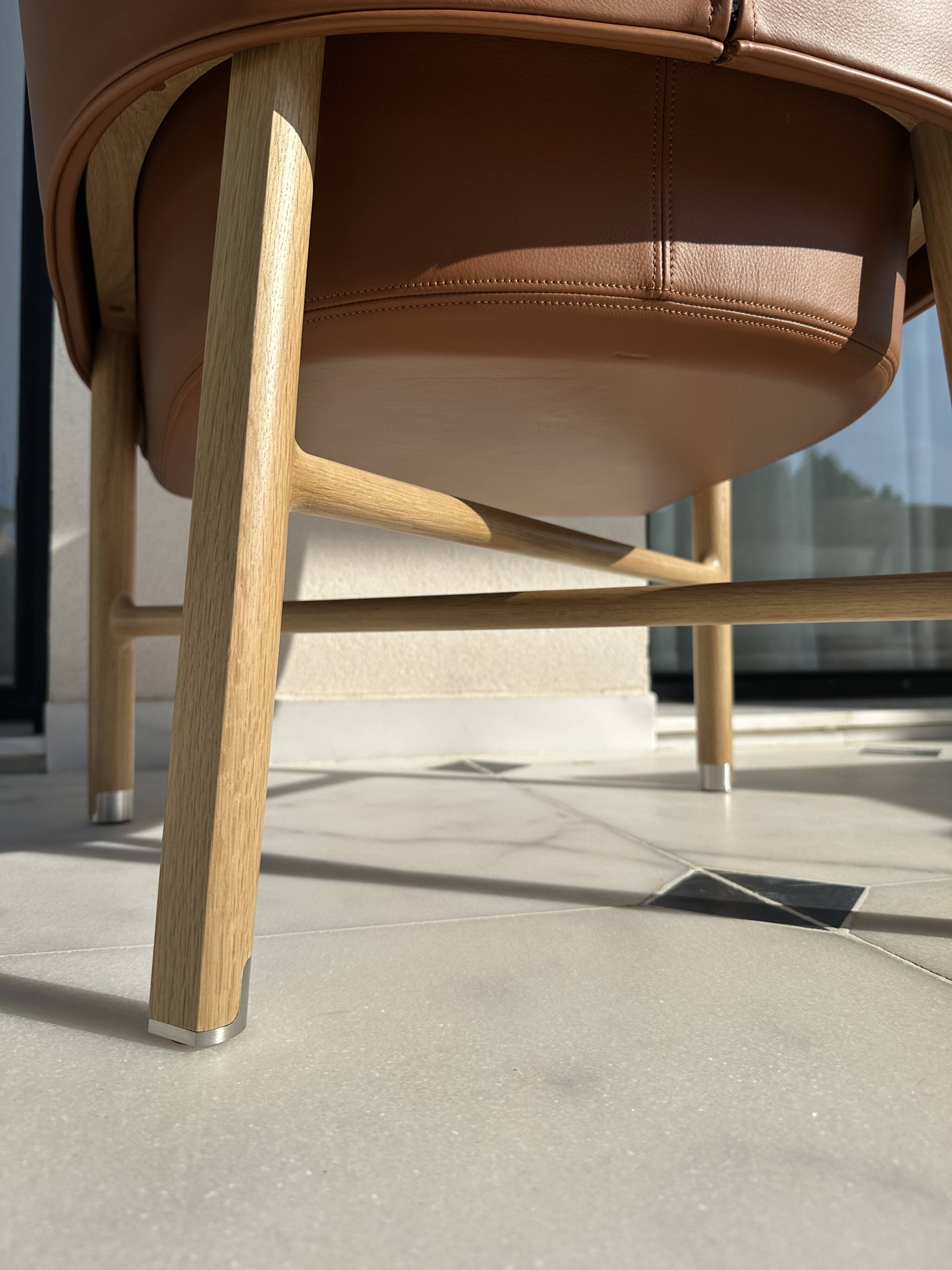 Cabriolet armchair in oak, Cravache Fauve/Seige leather, Hermès