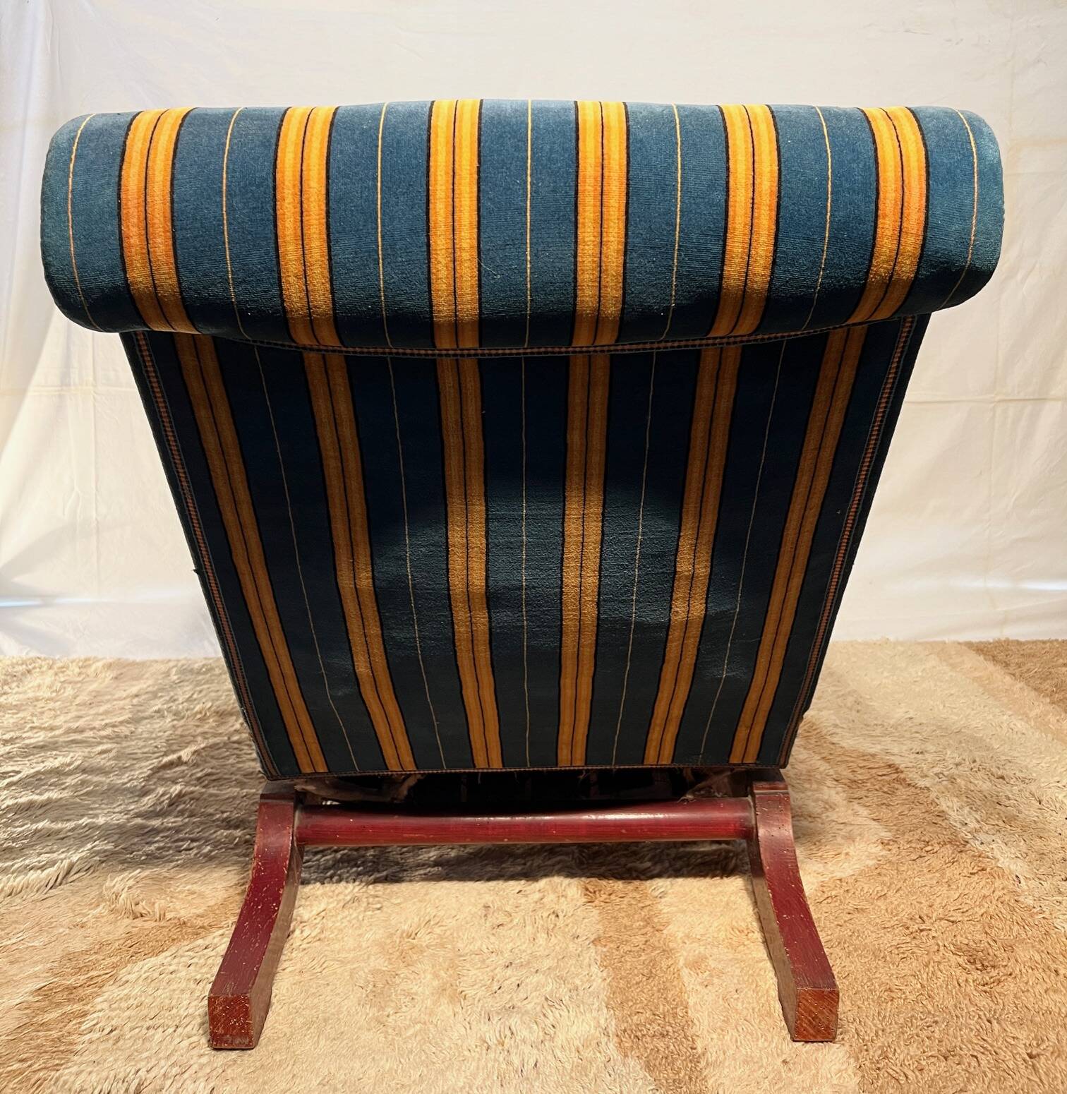 Dr Pascaud's Le Surrepos lounge chair, 1920s velvet chaise longue