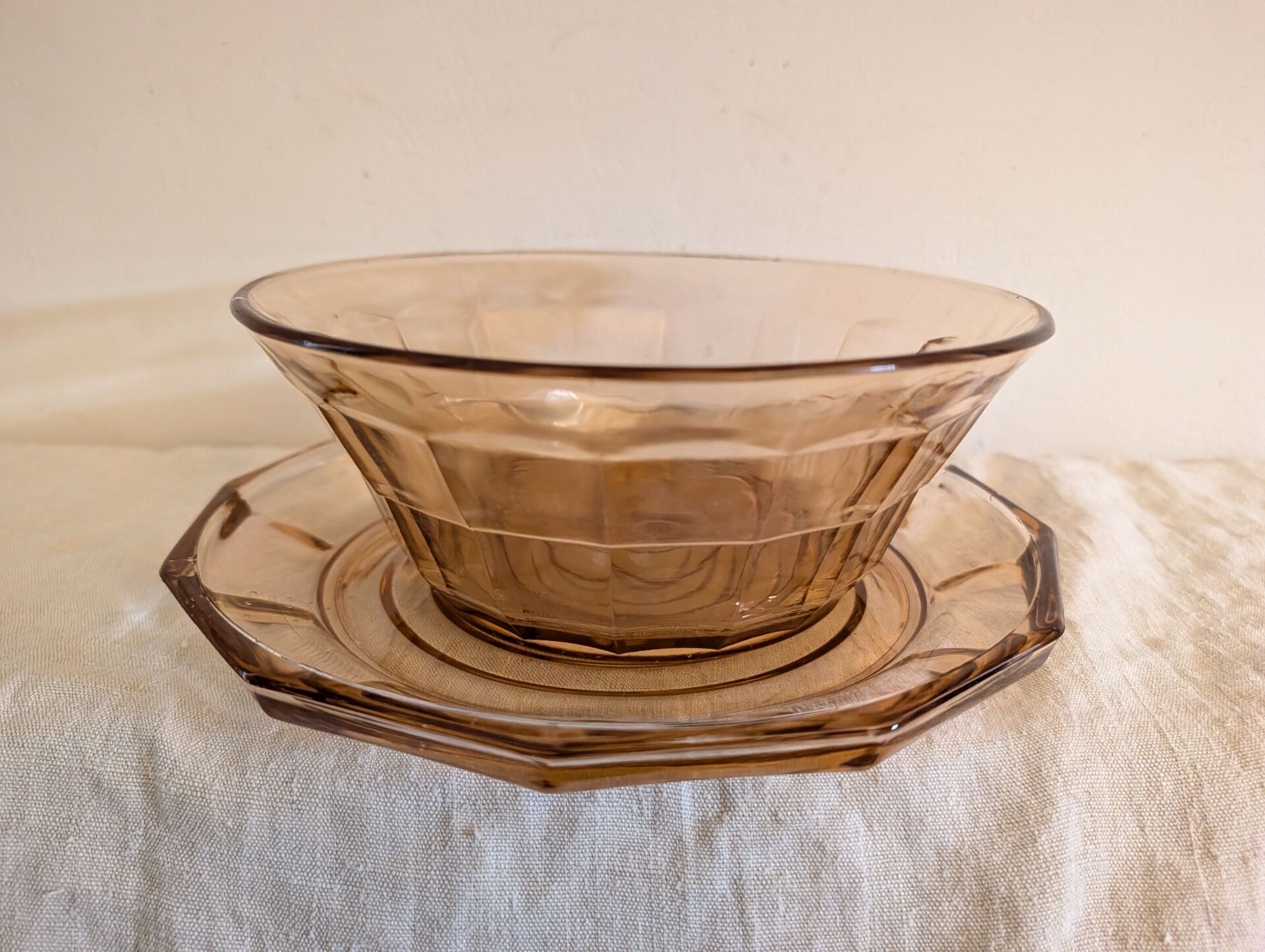 Amber light 1940s–50s – Salad bowl & serving plate