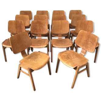 Series of 60 Modernista chairs feet compass
