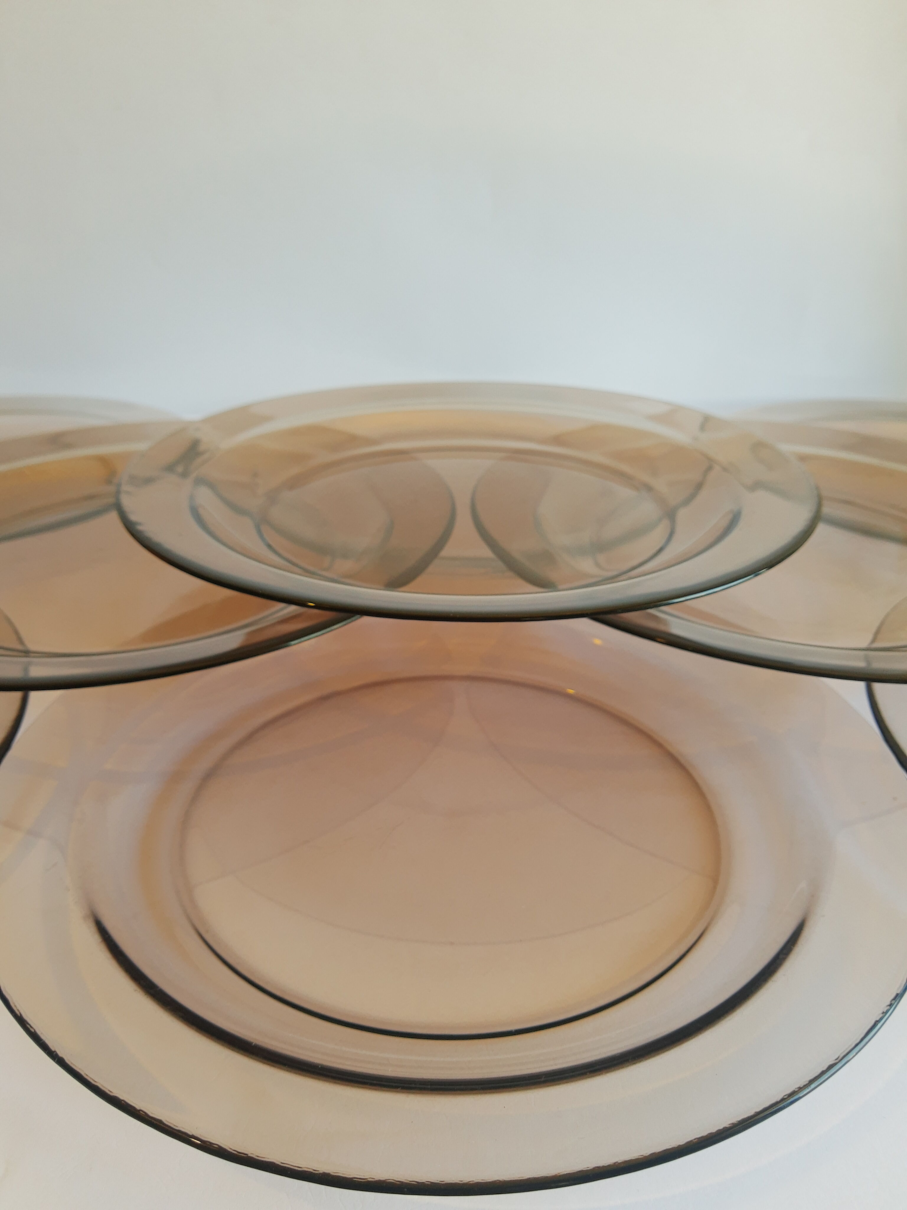 Set of 9 flat plates in smoked glass Arcoroc France 70s vintage