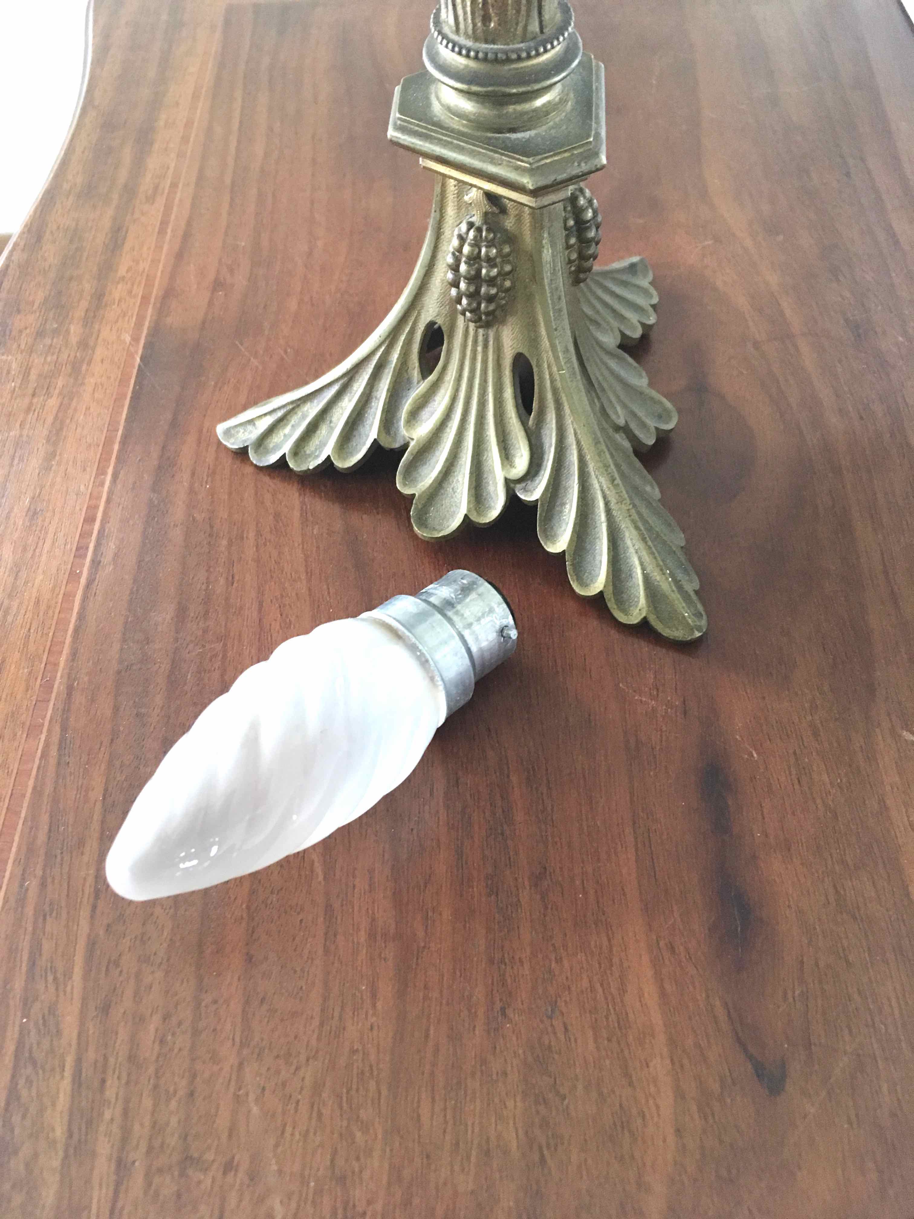 High-footed brass lamp