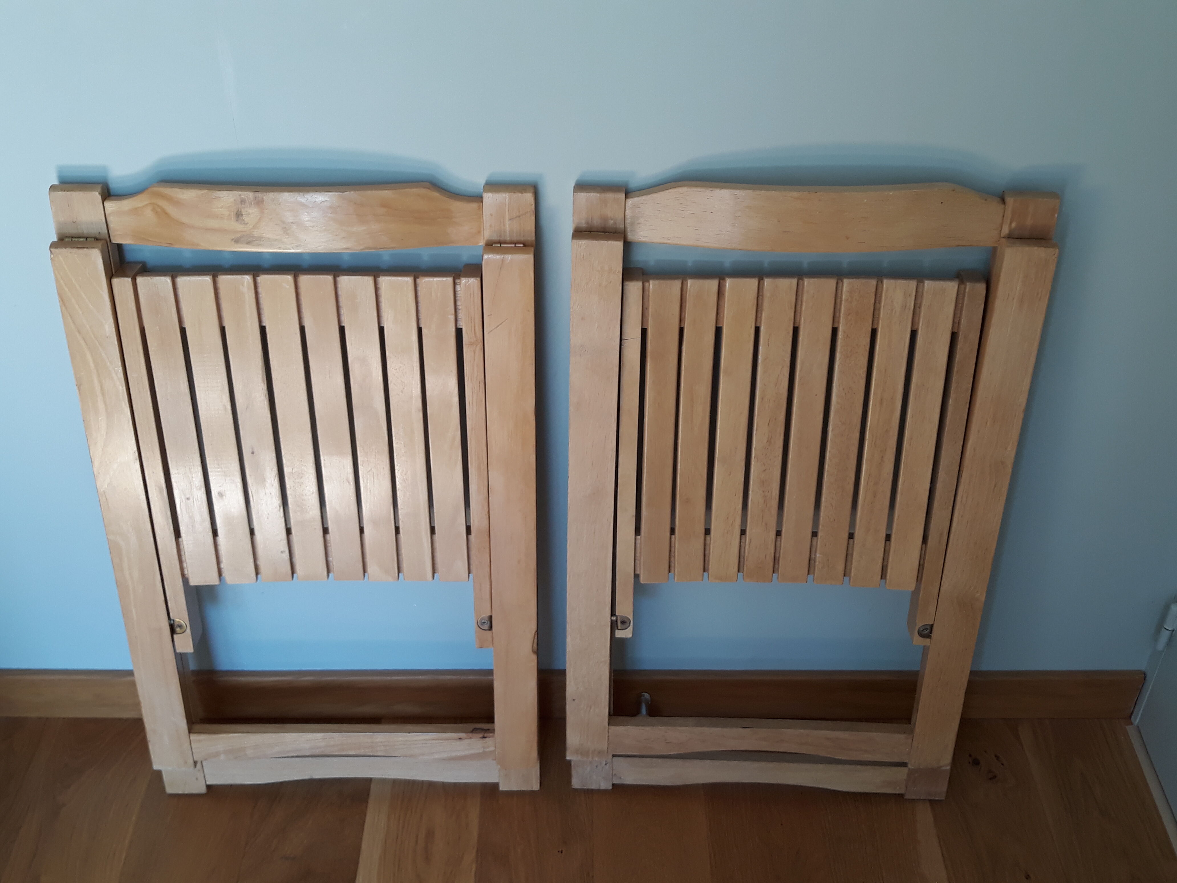 Folding chairs