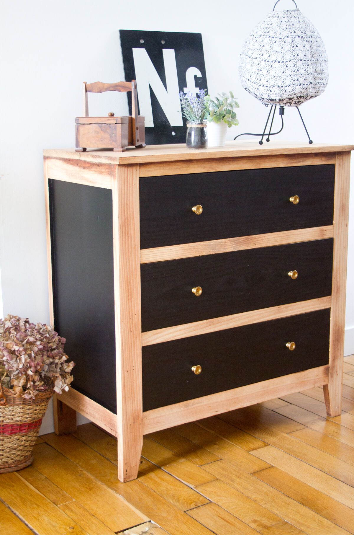 Commode vintage noire et bois