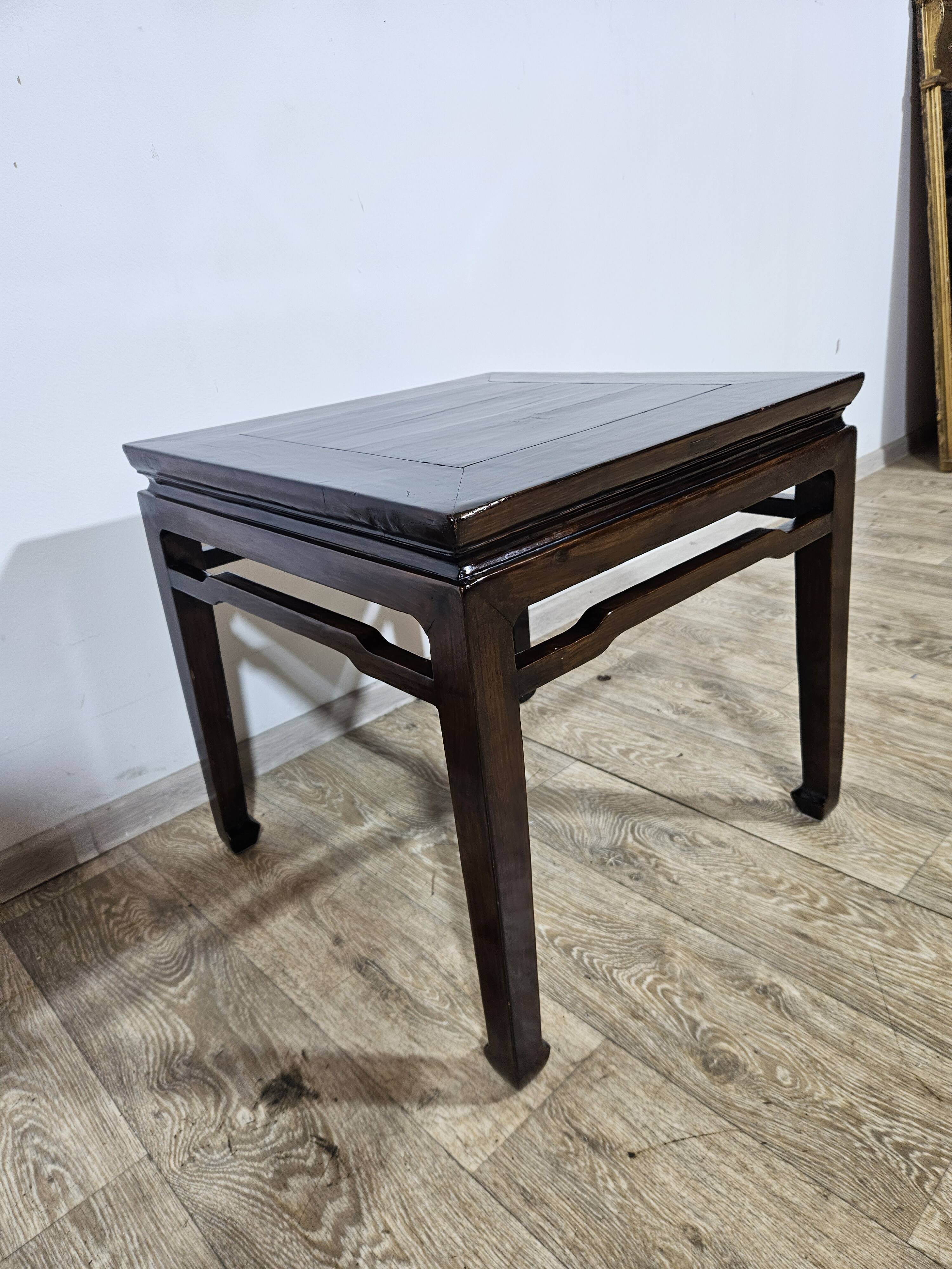 Chinese coffee table from the 19th century Qing Dynasty in Ming style