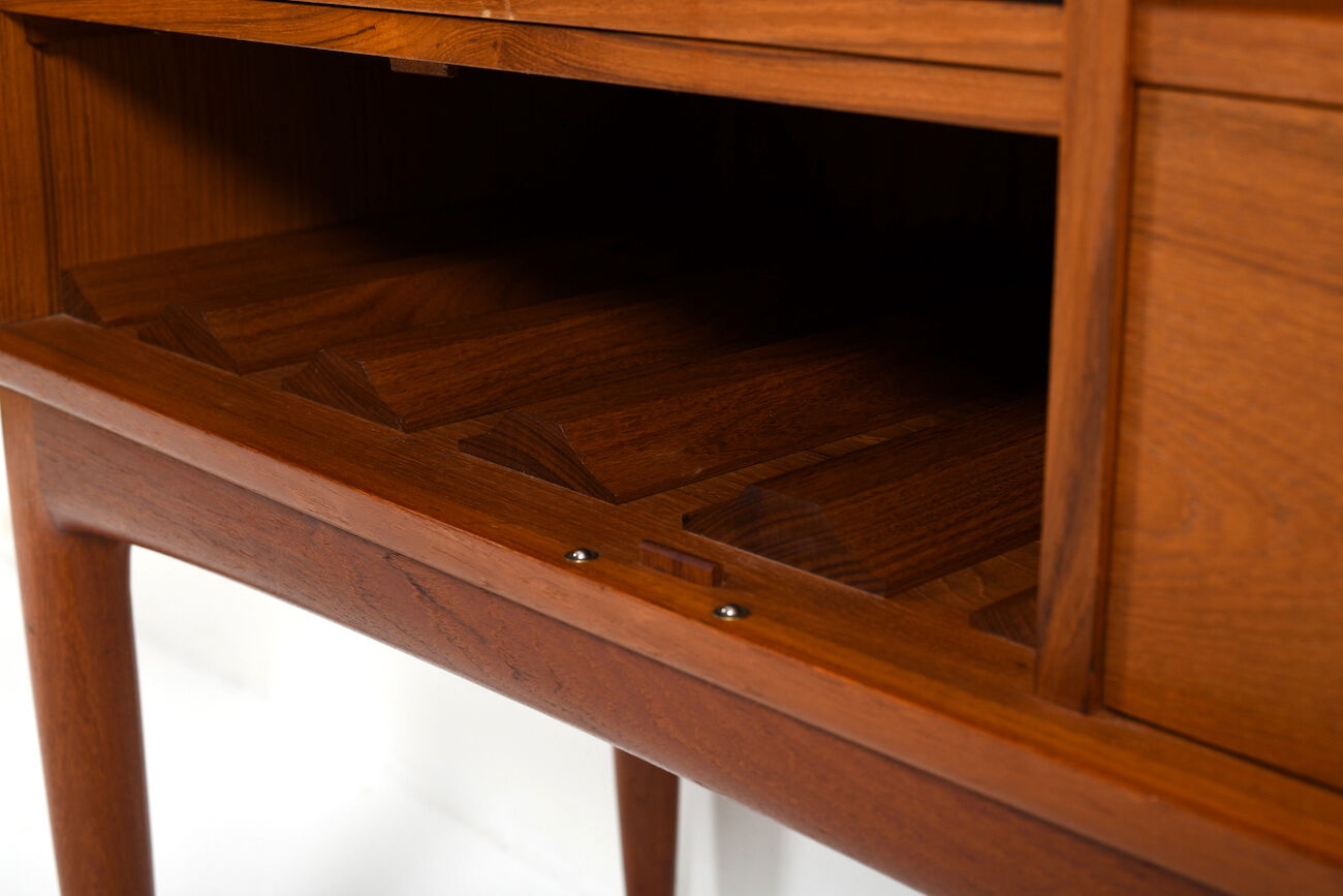 Mid Century Fine Danish Bar Cabinet in Teak