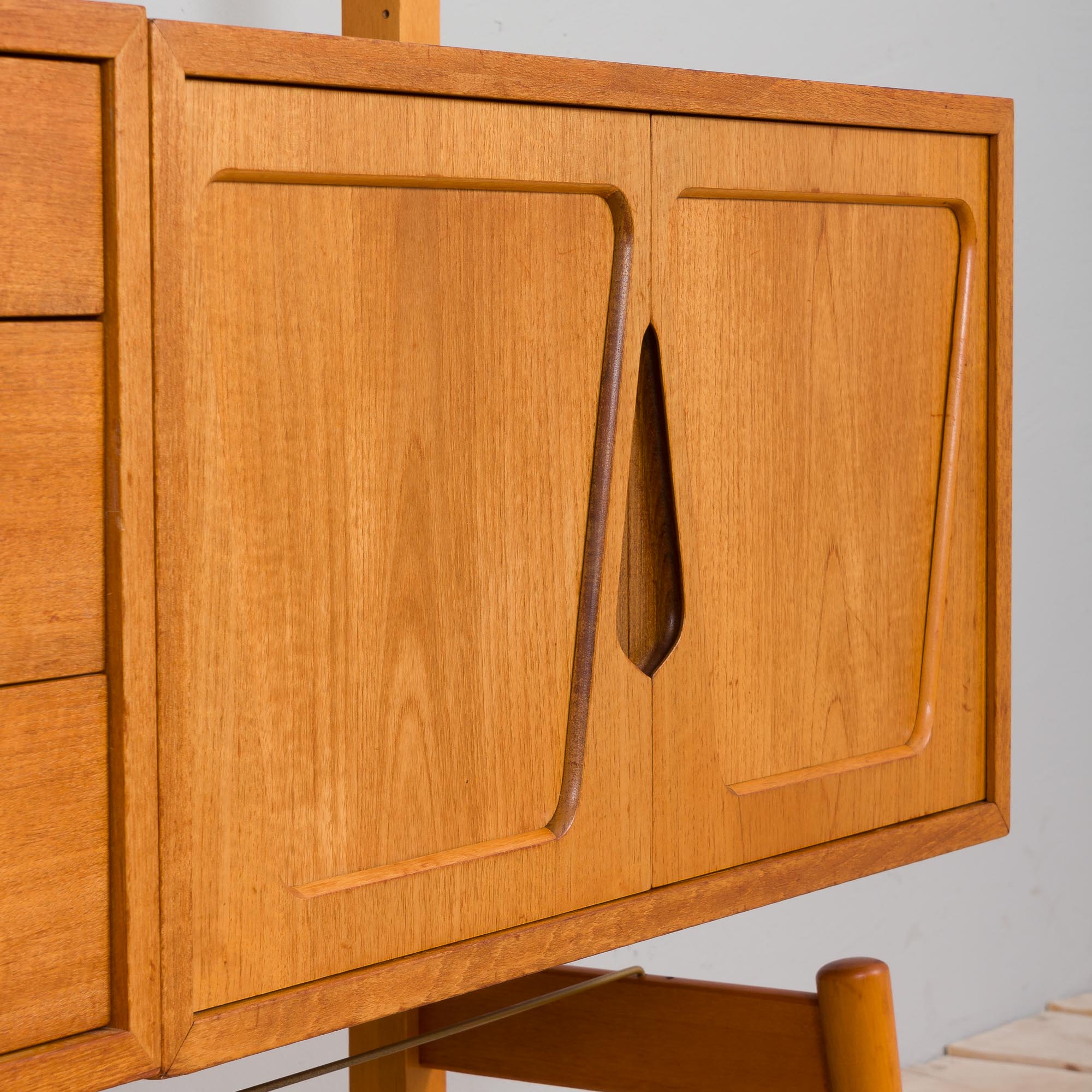 Rival 2 bay teak wall unit with 3 cabinets and 5 shelves by Brodrene Jatogs Norway, Kjell Riise, 196