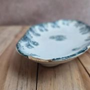 Ravier terre de fer Sté Amandinoise – modèle Oeillets – décor bleu ancien
