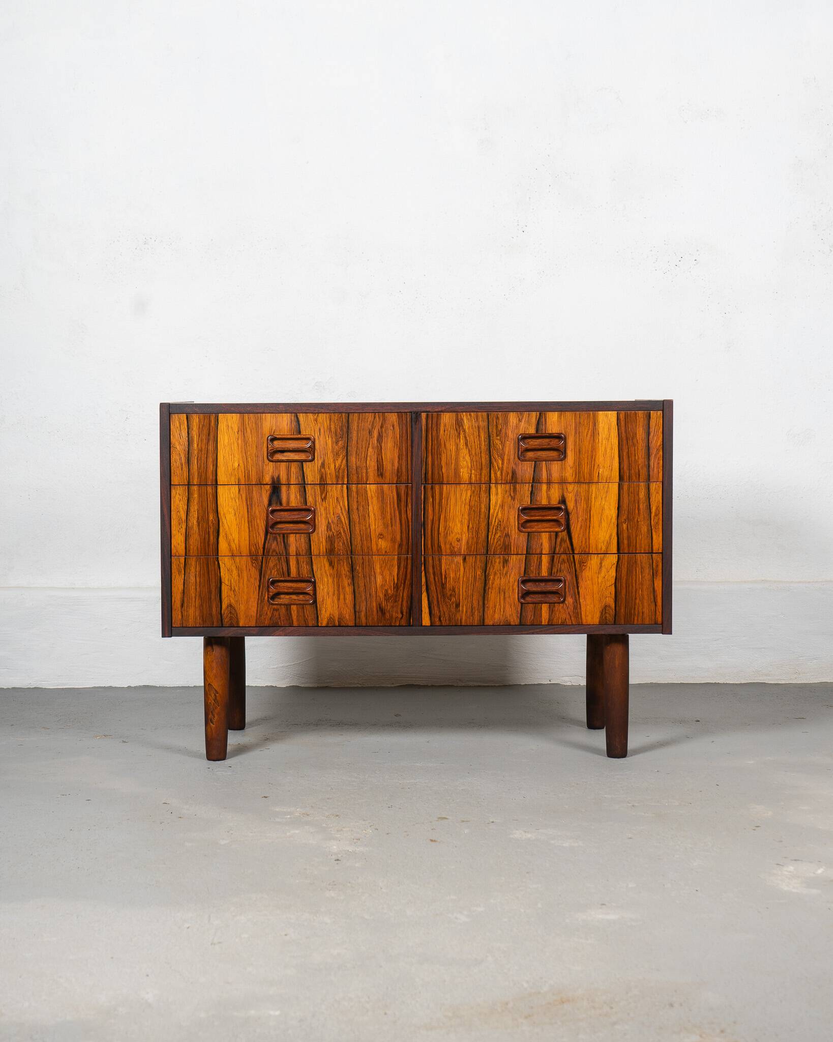 Commode danoise du milieu du siècle en bois de rose