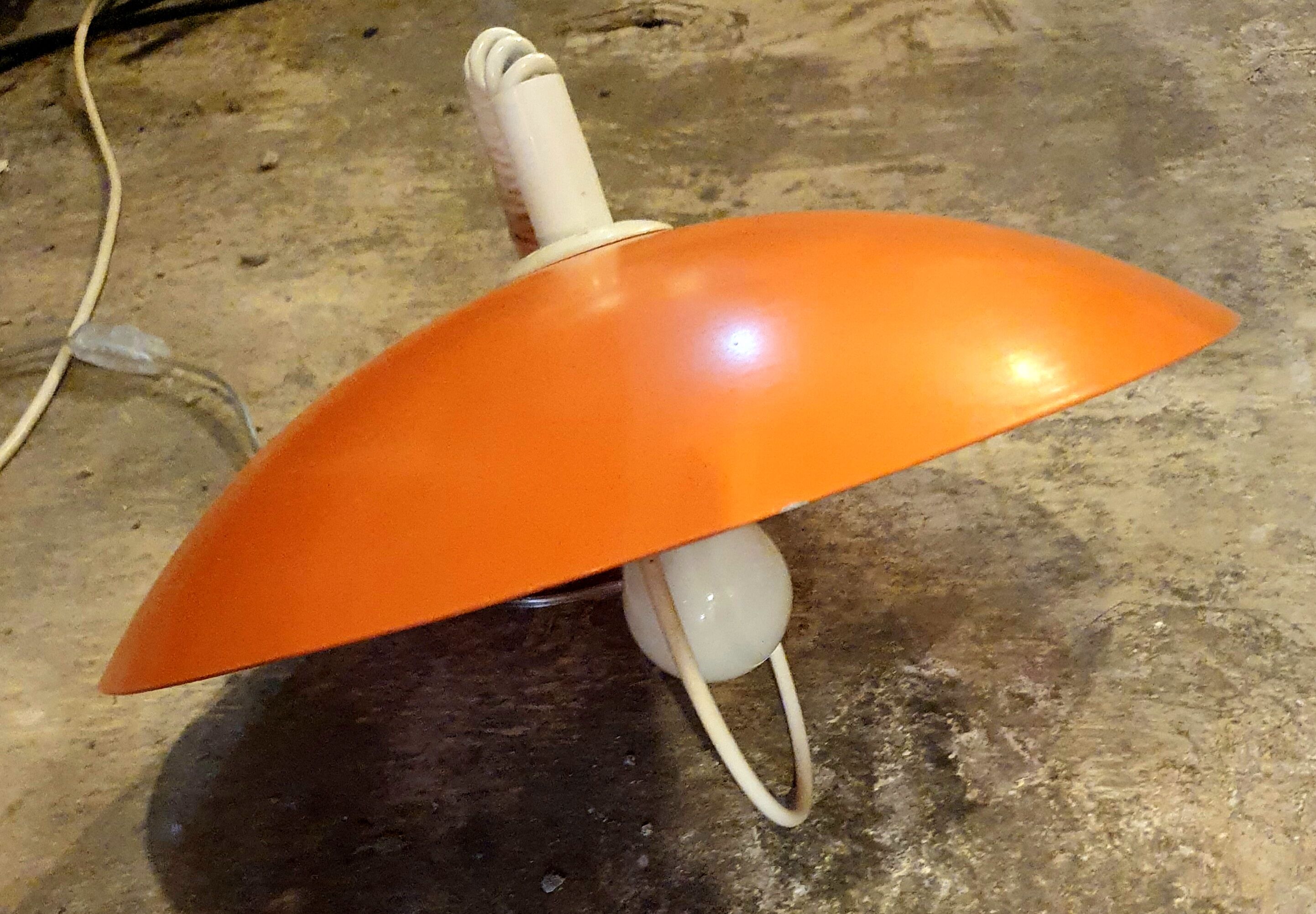 Orange aluminor suspension