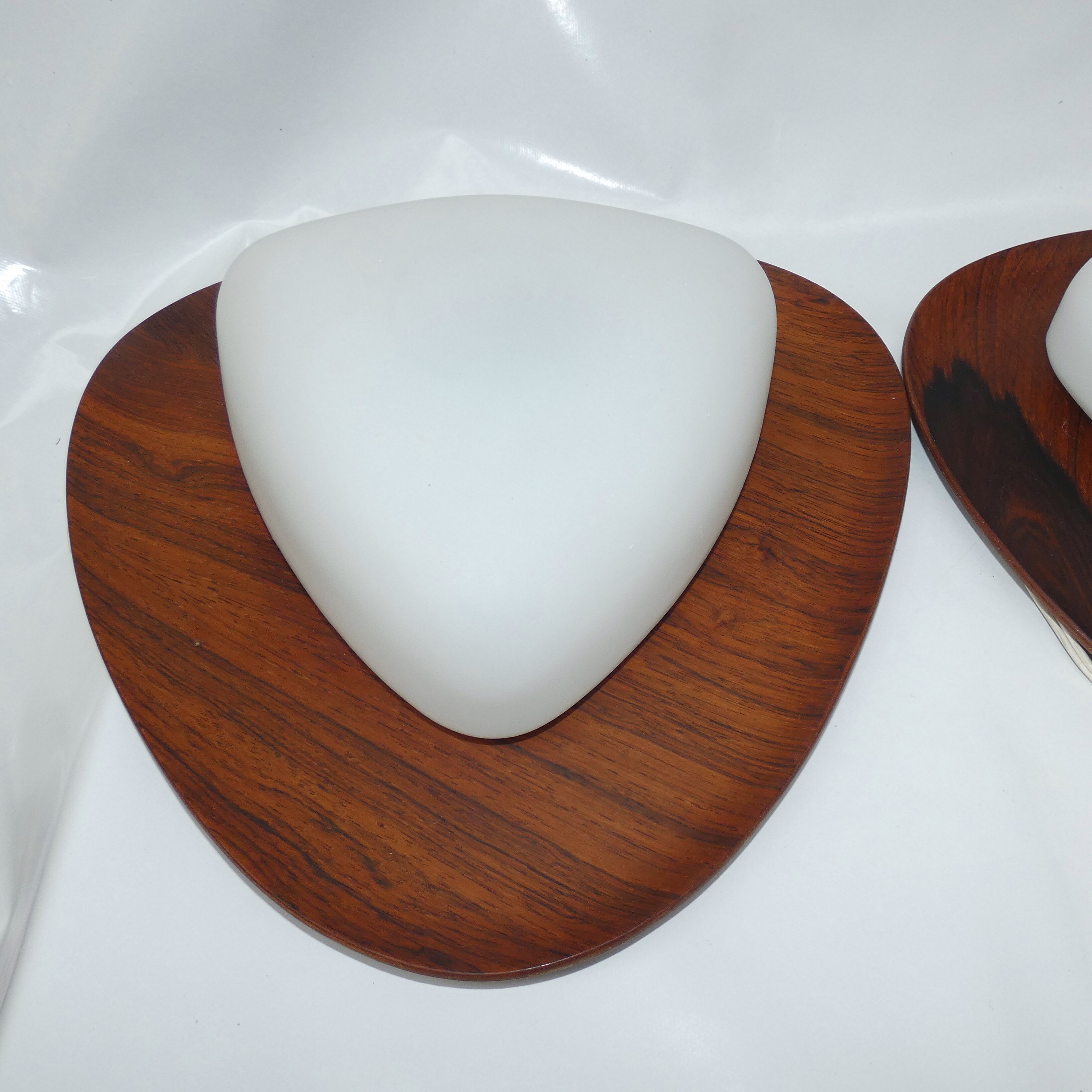 Reggiani, pair of vintage sconces opaline blanche palissandre, 1950, italy