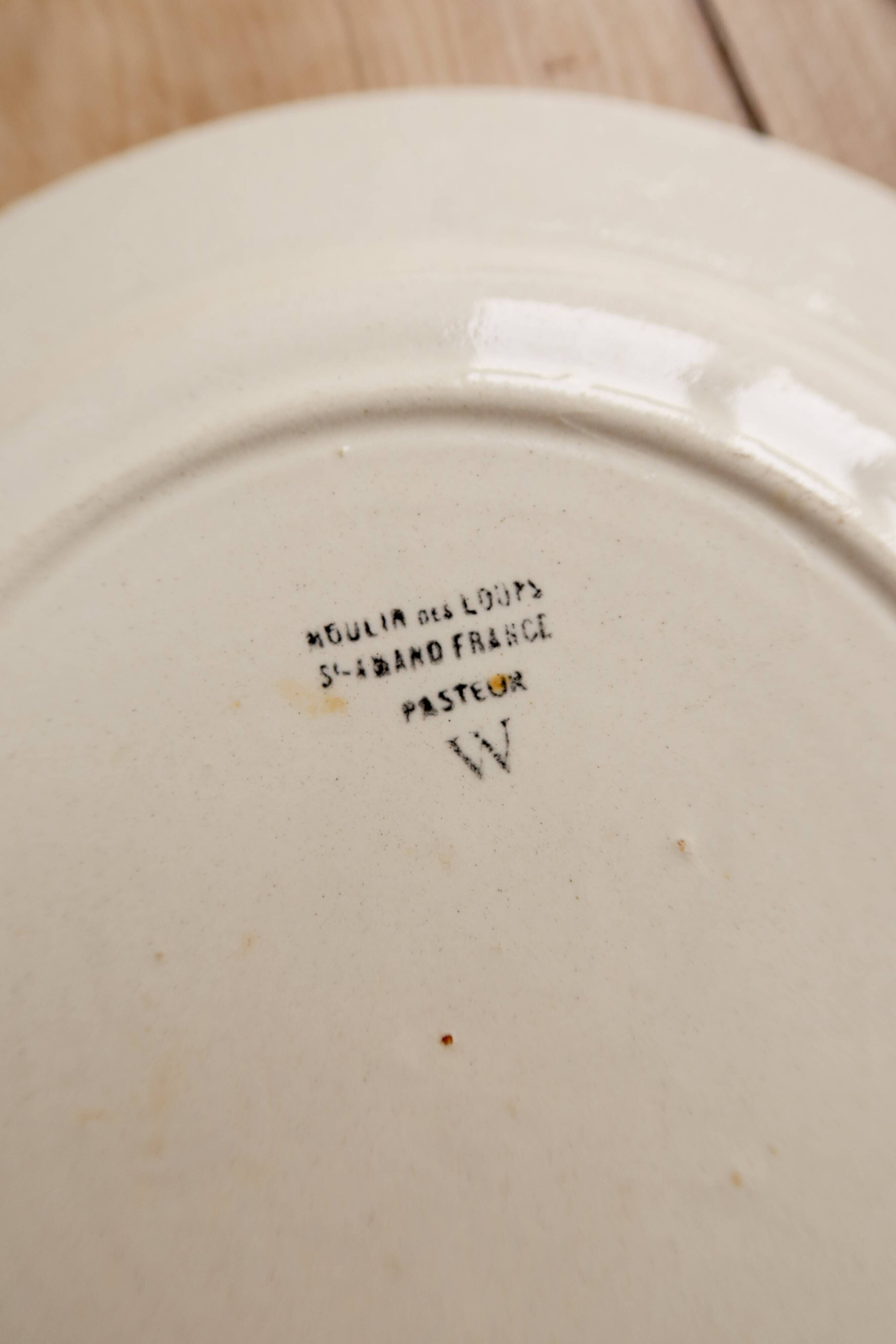 Vintage plate from Moulin des Loups Saint-Amand, Pasteur model.