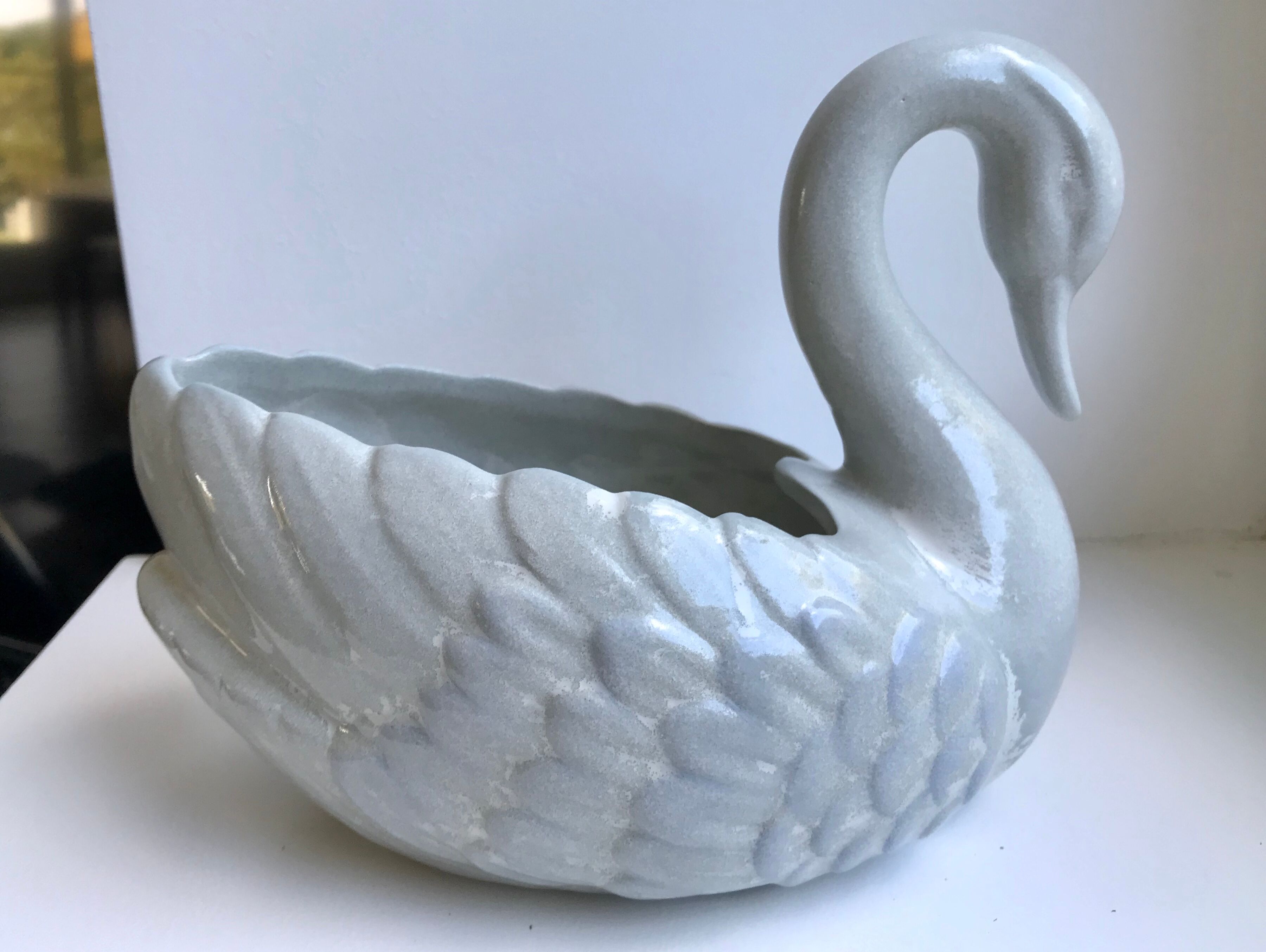 Empty ceramic swan pocket 60s