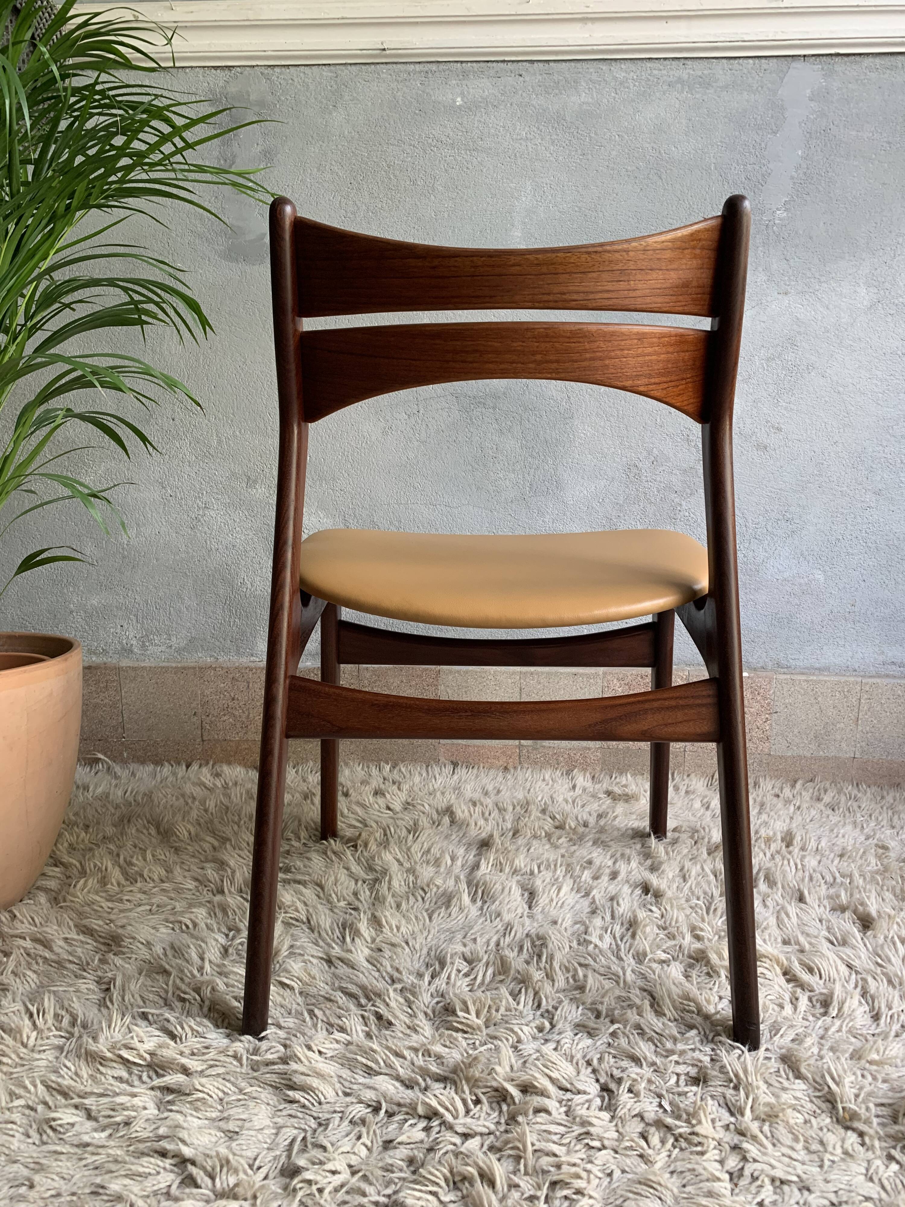 Scandinavian chair Erik Buch in teak and leather