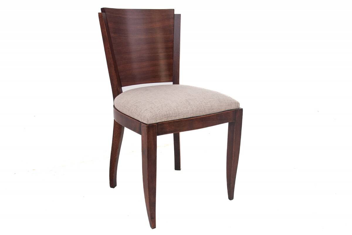 Original walnut extendable table, designed by Louis Majorelle, with 6 Art Deco chairs.