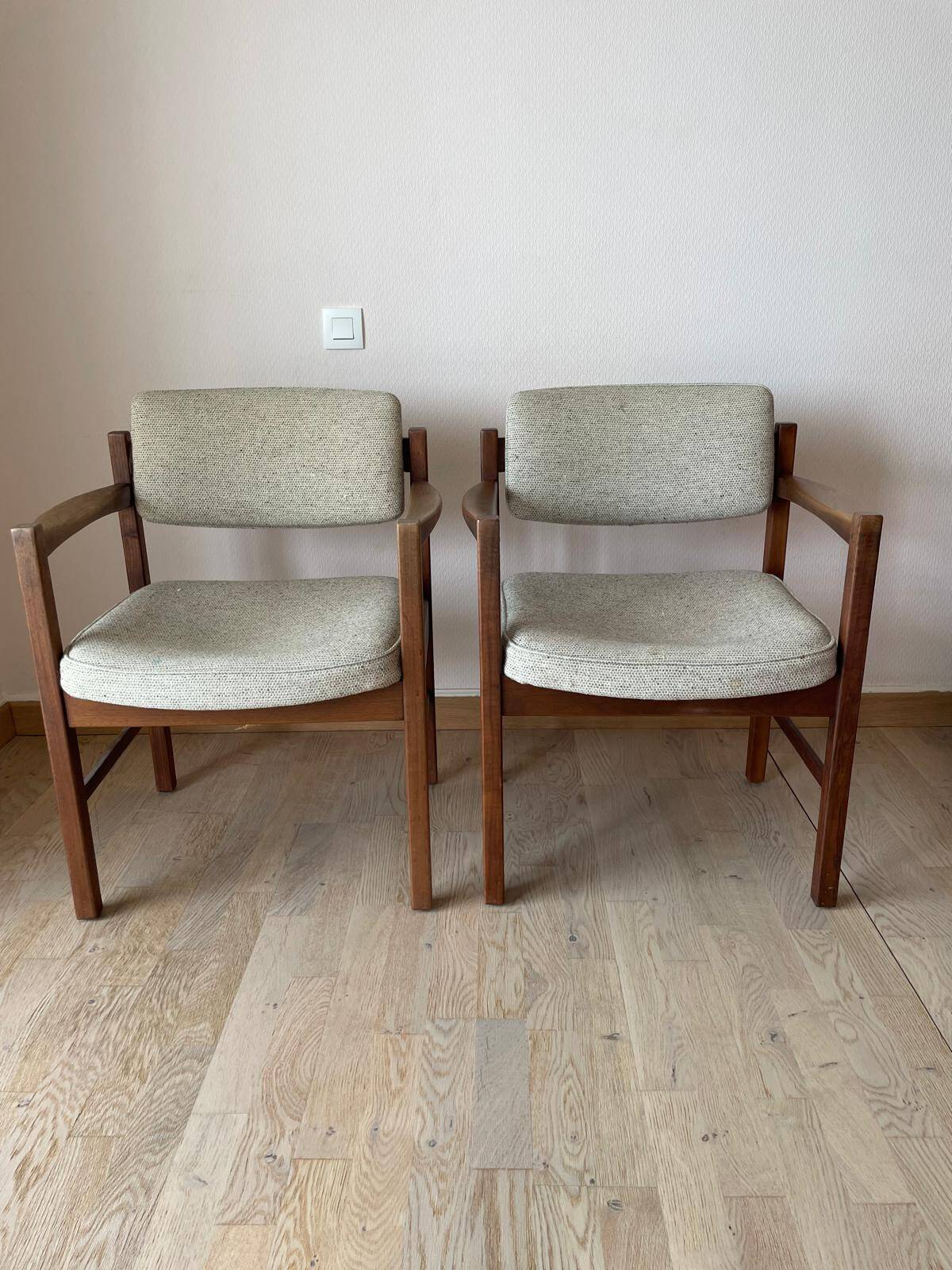 Set of 2 Jens Risom armchairs
