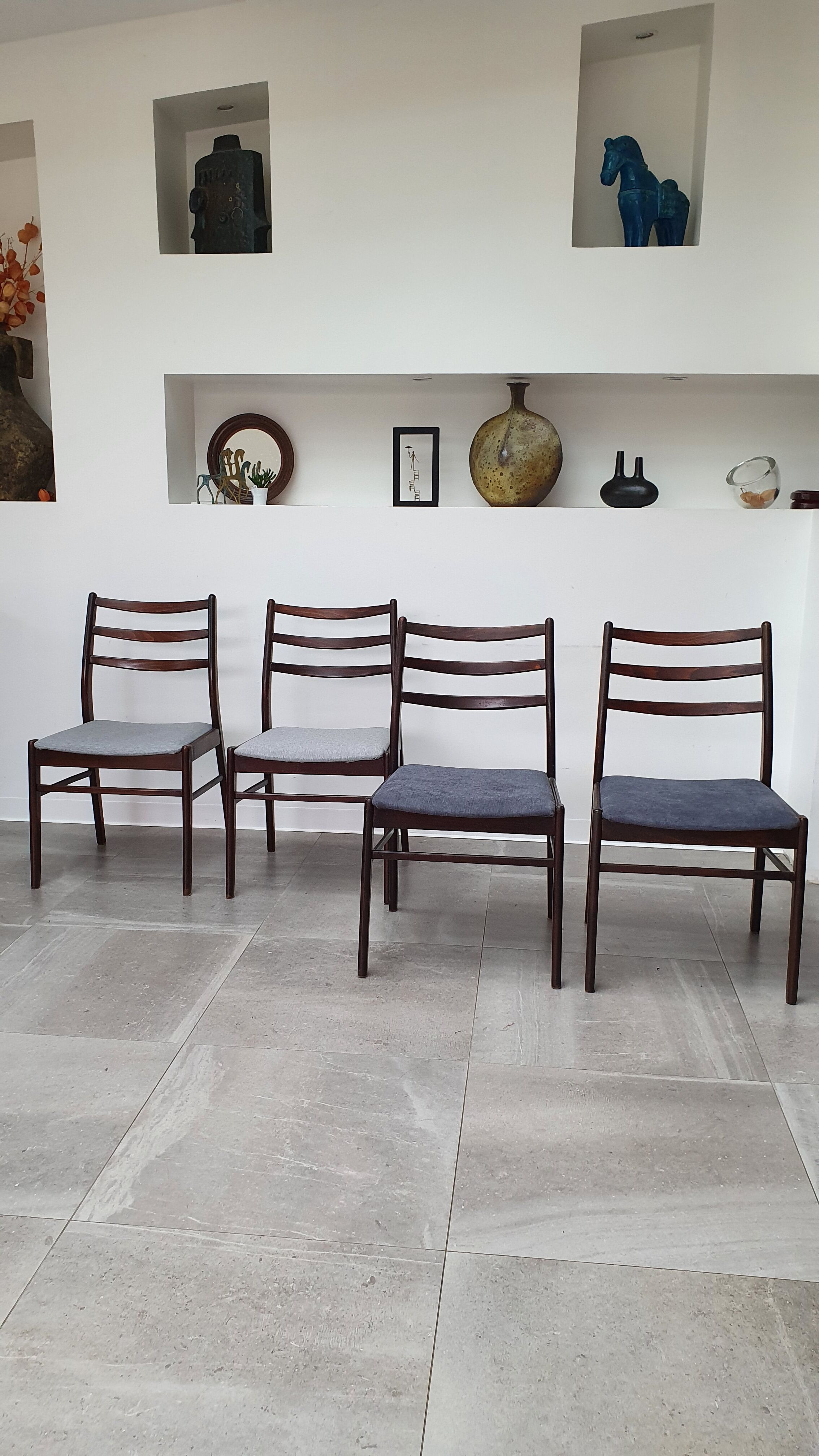 Set of 4 Scandinavian chairs in Rio rosewood
