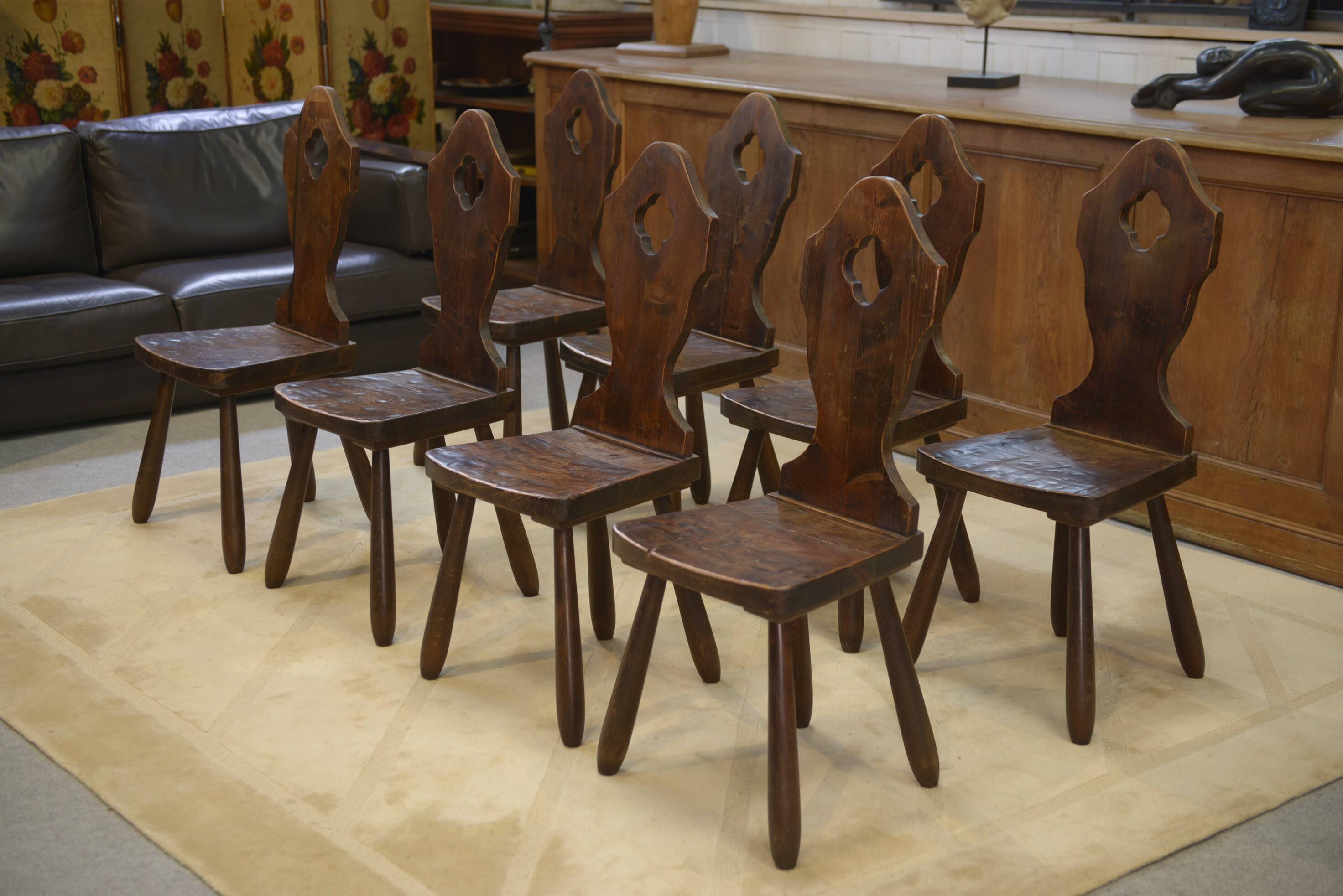 Ensemble de 8 chaises monastère 1950’s