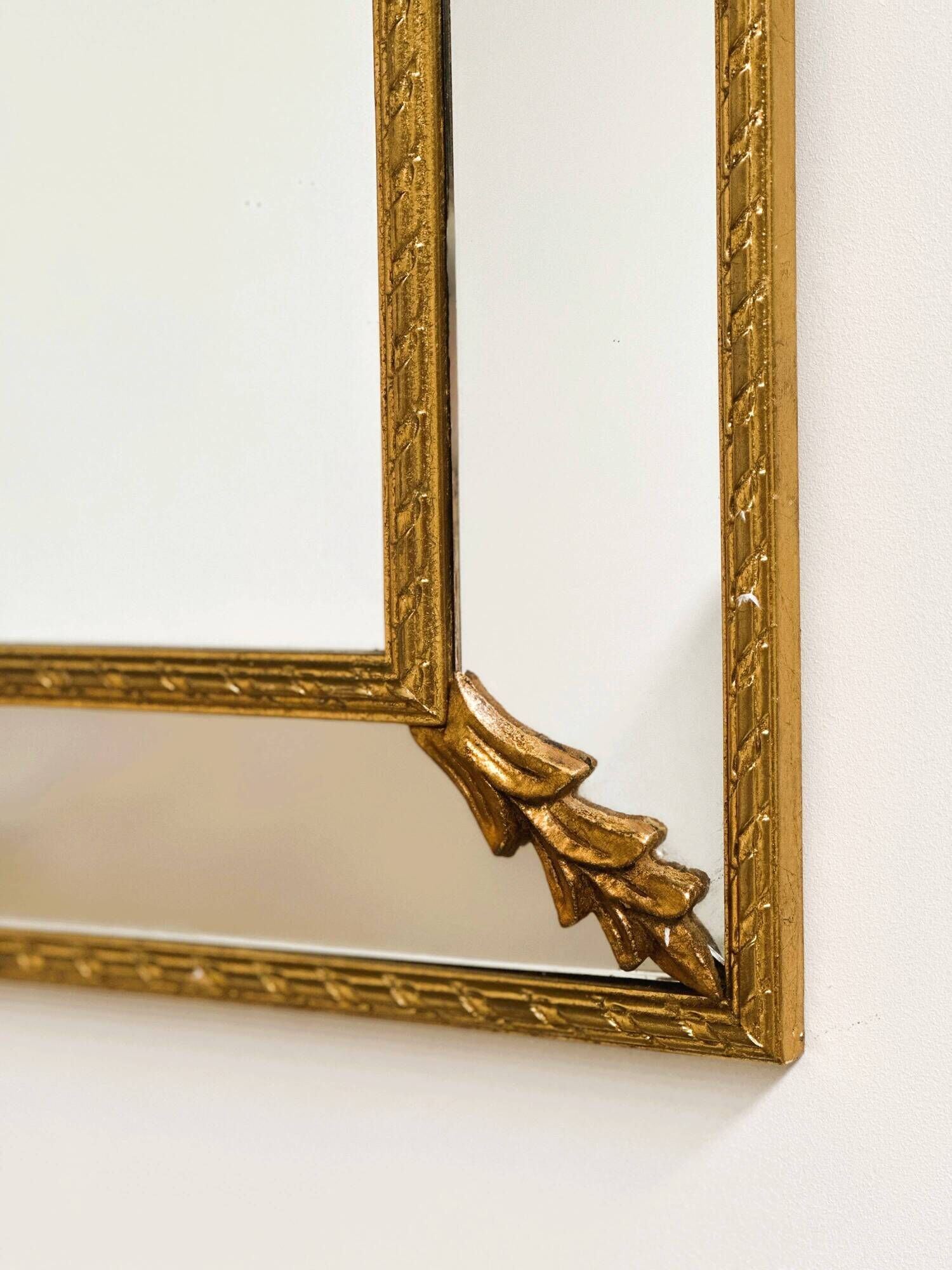Vintage Wall Mirror in Gilded Brass with Leaf Details, 1980s
