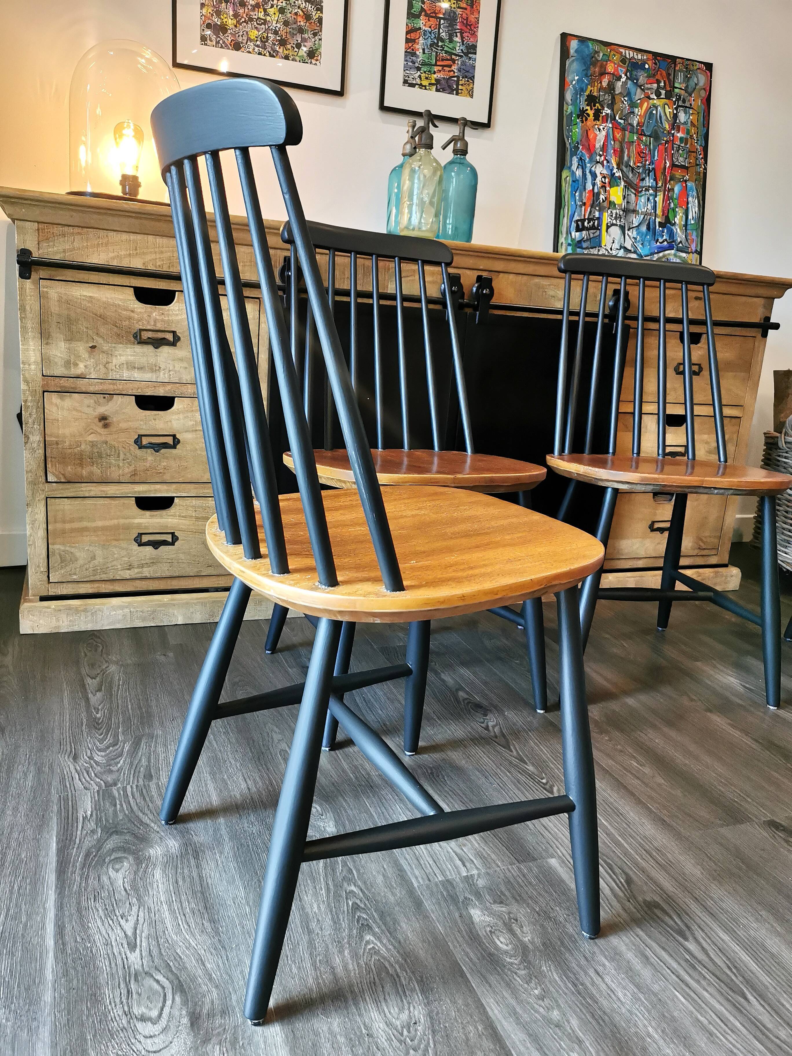 Series of 4 Scandinavian chairs