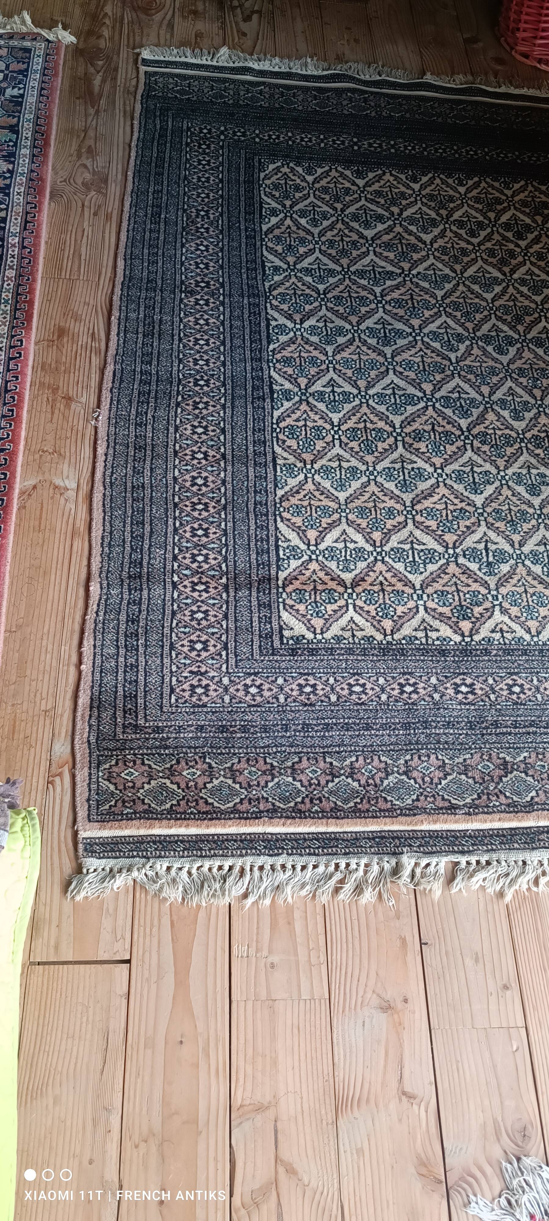 Tapis oriental vintage des années 1980. Travail artisanal, laine de soie