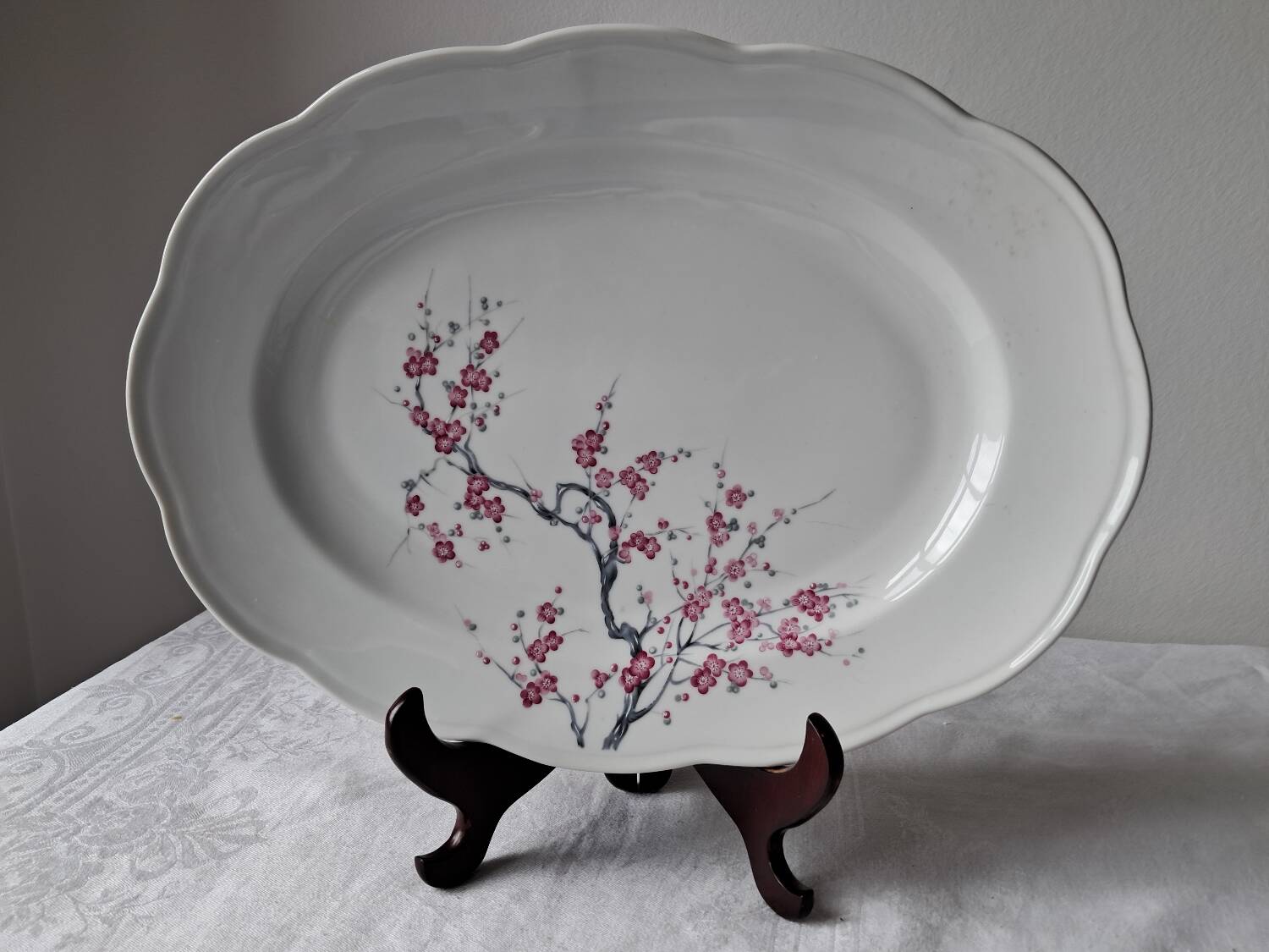 Porcelain dish. Creation A.Deshoulières