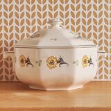 Old Abbey Ware Trianon Saar V& B.M. soup service.