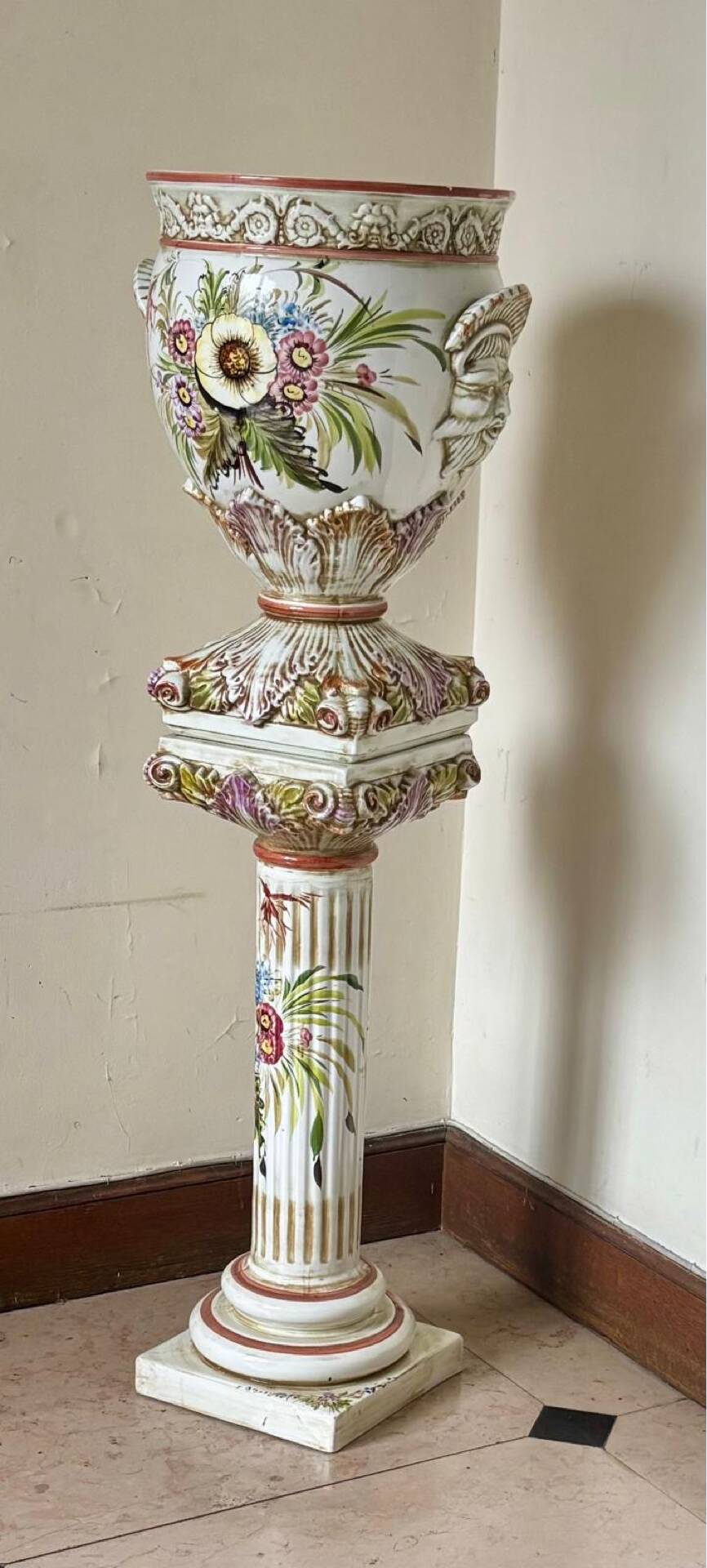 Magnificent gardener set. ceramic signed alfal.