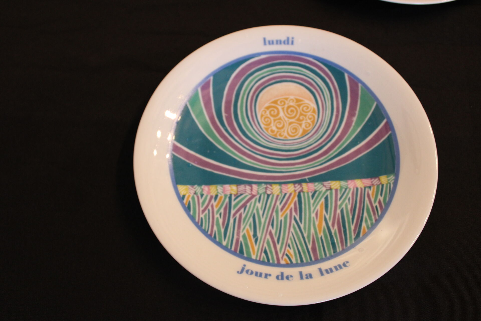 7 plates in Porcelaine de Paris