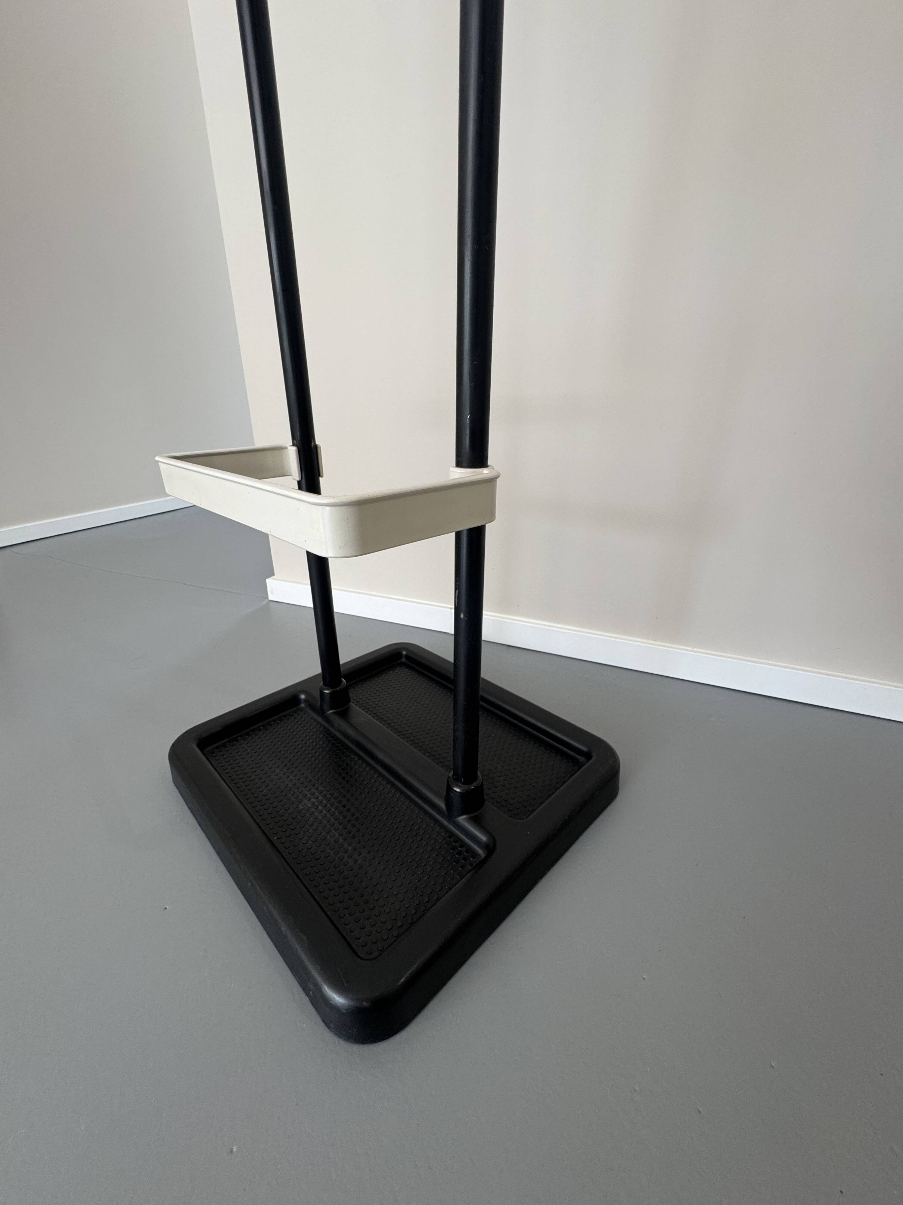 Coat rack Manade signed by Jean-Pierre Vitrac