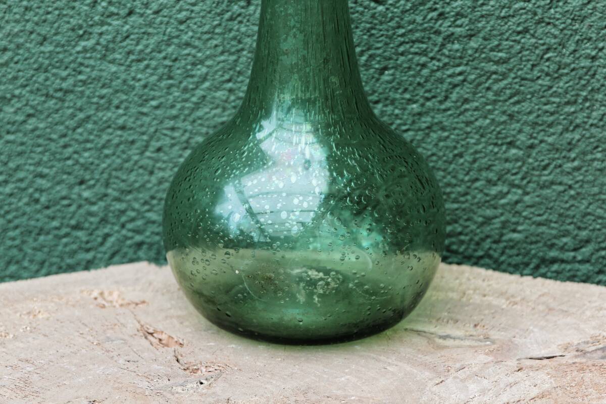 Single-flower vase in blown, bubbled glass, signed Biot