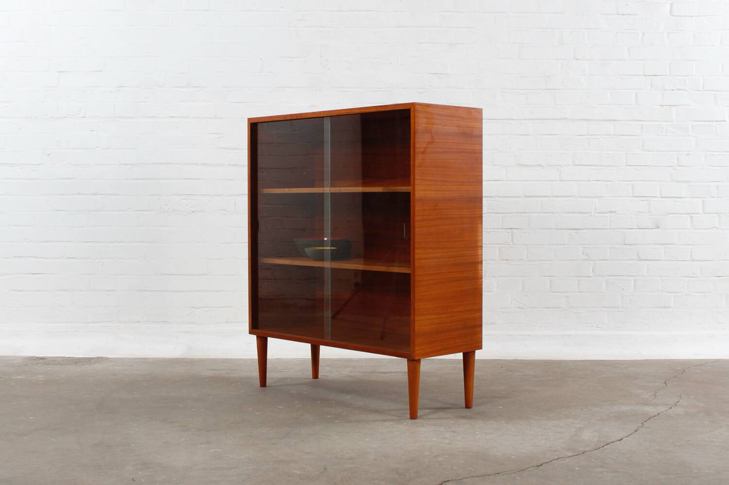 Vitrine vintage en teck, design du milieu du siècle, années 60-70
