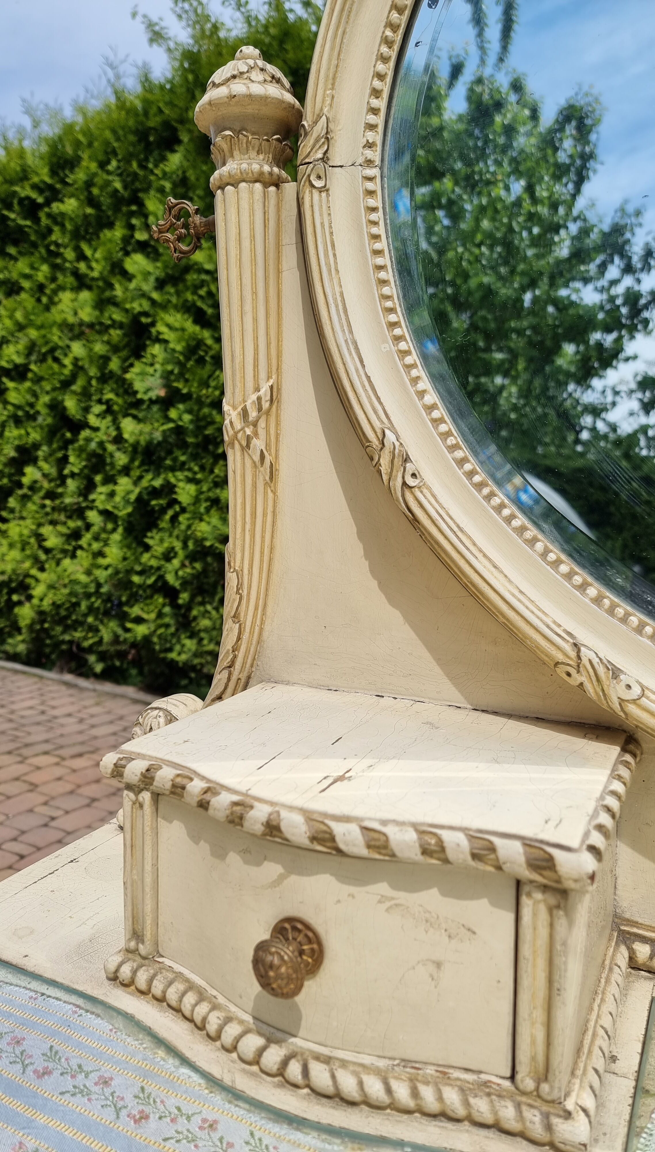 Antique dressing table with chair, 1920