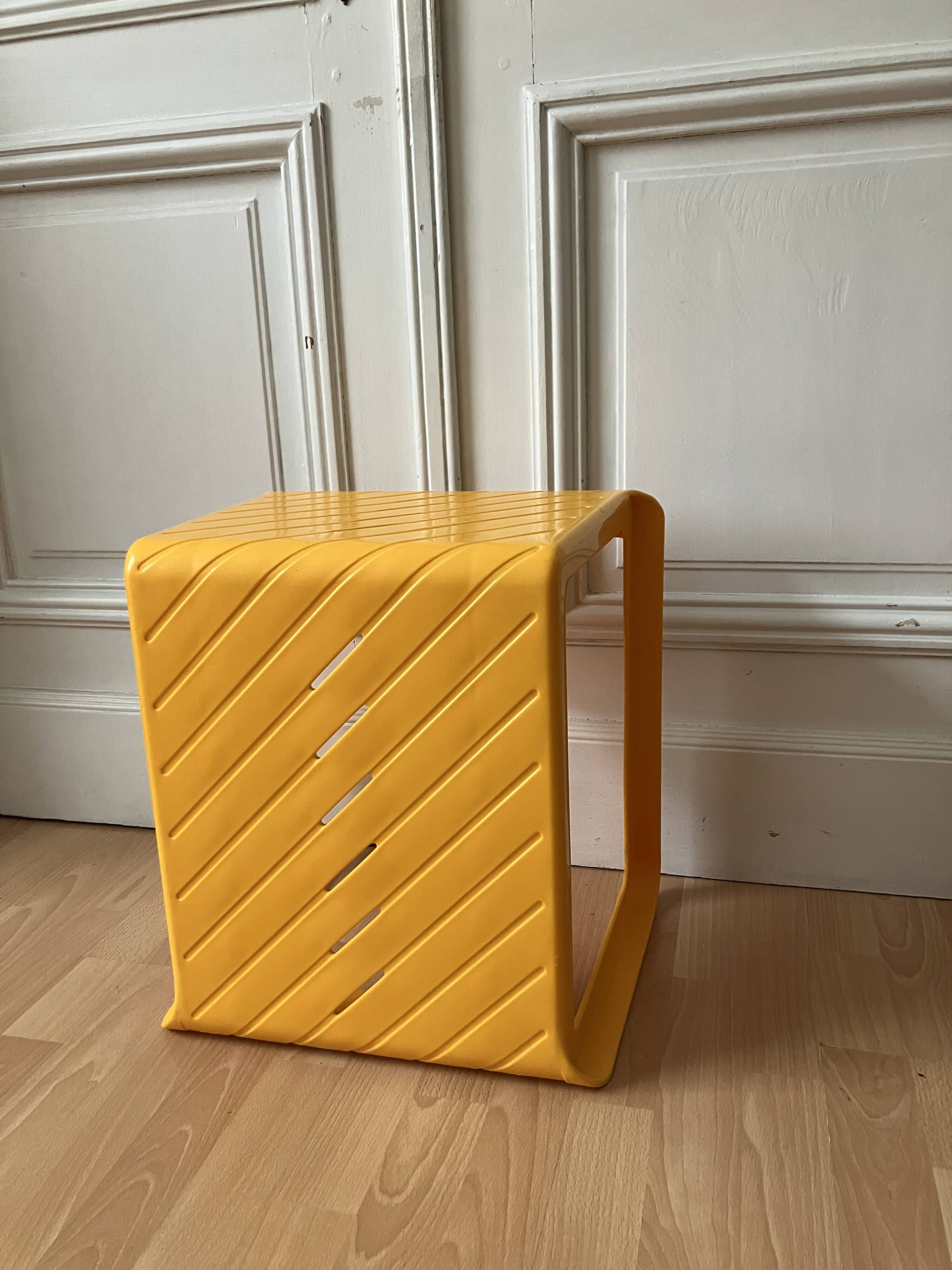 table d'appoint Stamp design Henri Massonnet années 80