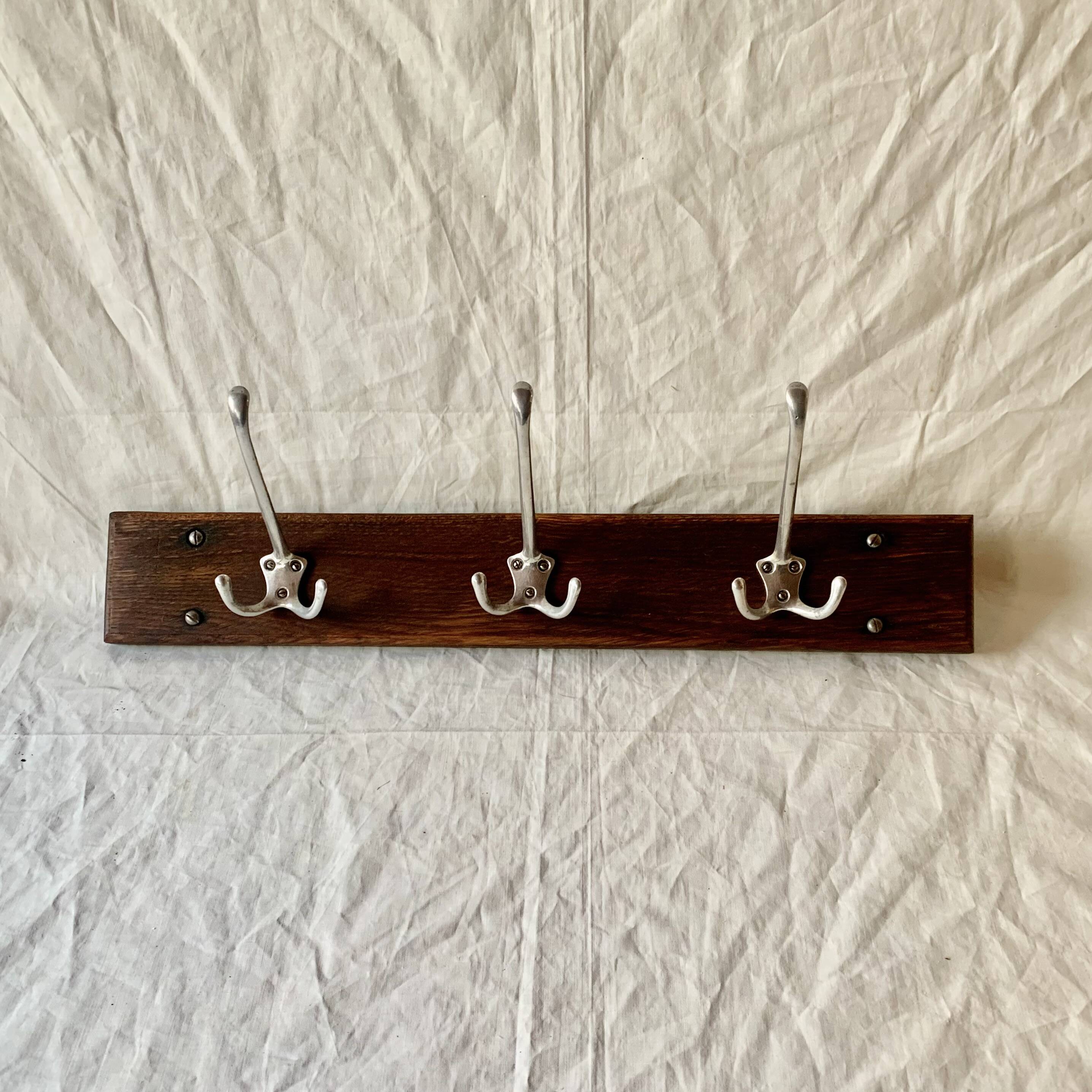 Vintage wall-mounted coat rack in solid wood - 3 cast aluminum hooks