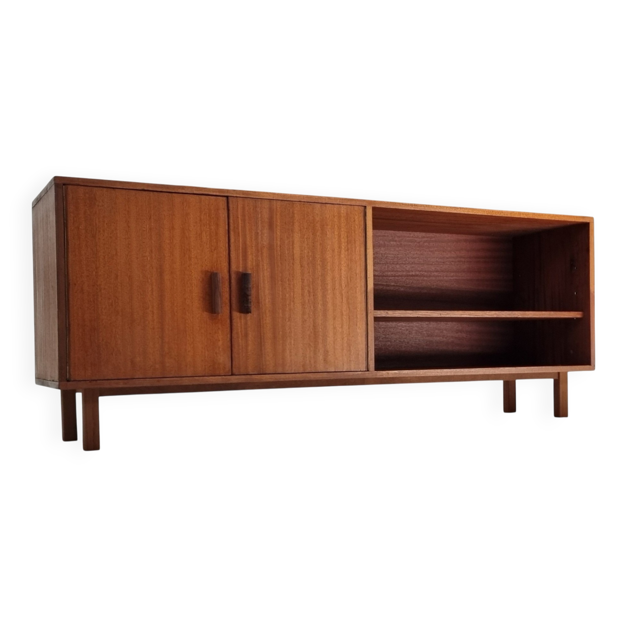 Buffet du milieu du siècle