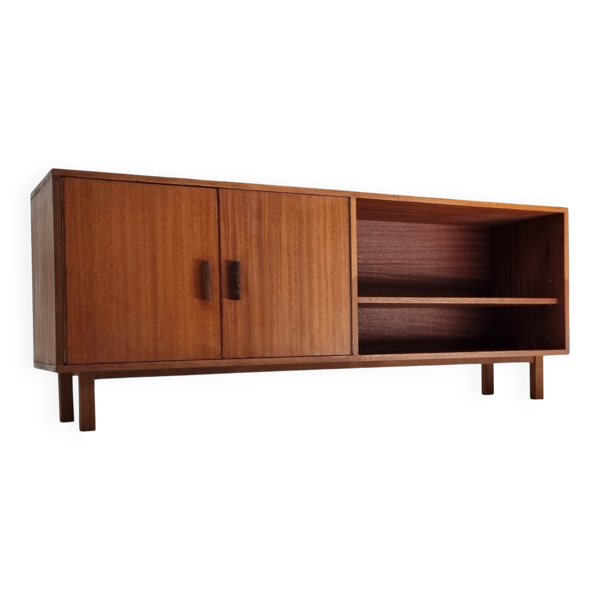 Buffet du milieu du siècle