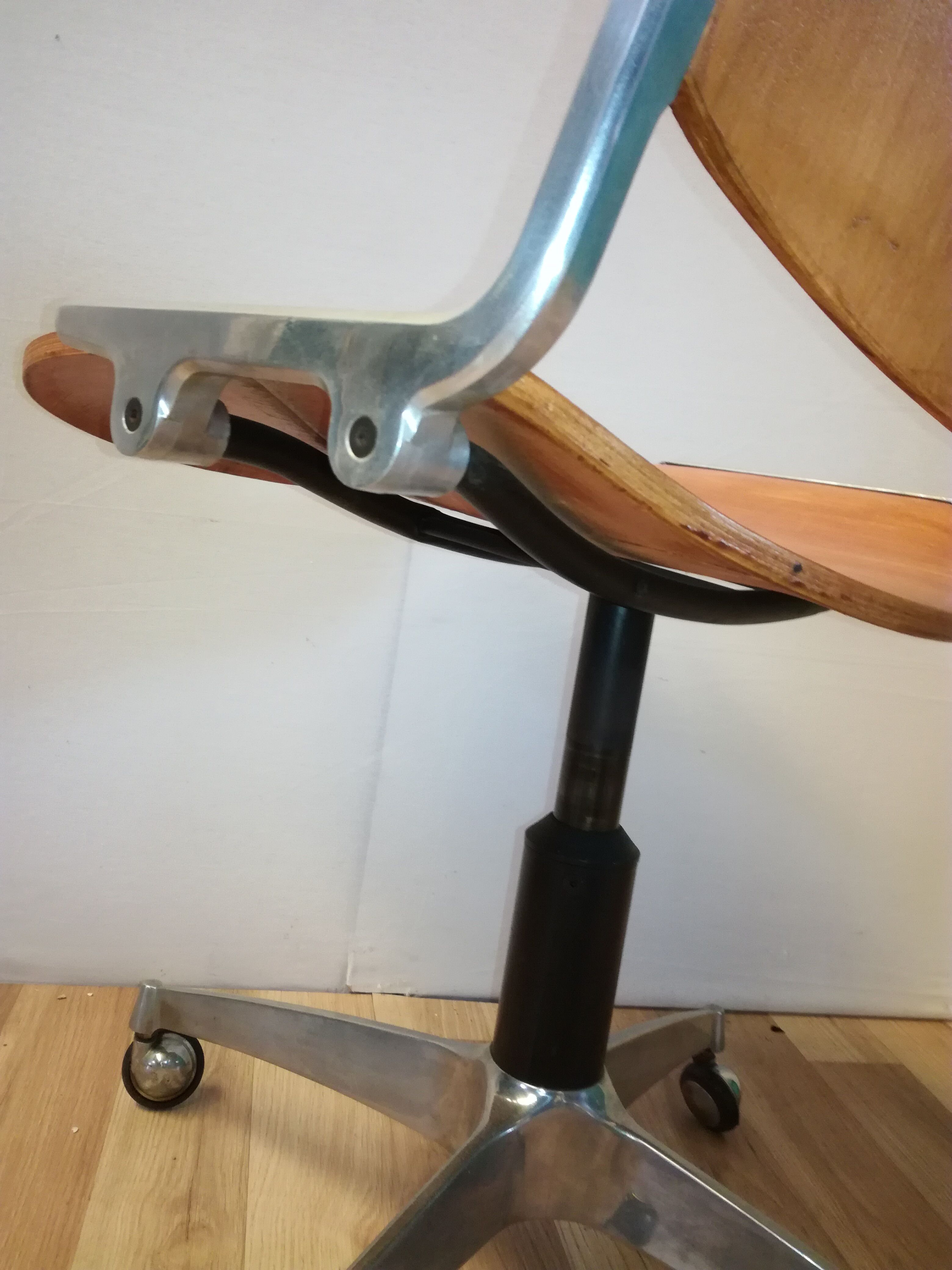 Castelli wood and metal swivel office chair