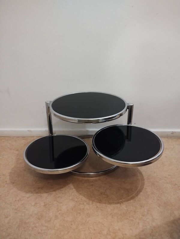 Table basse en métal chromé et verre fumé